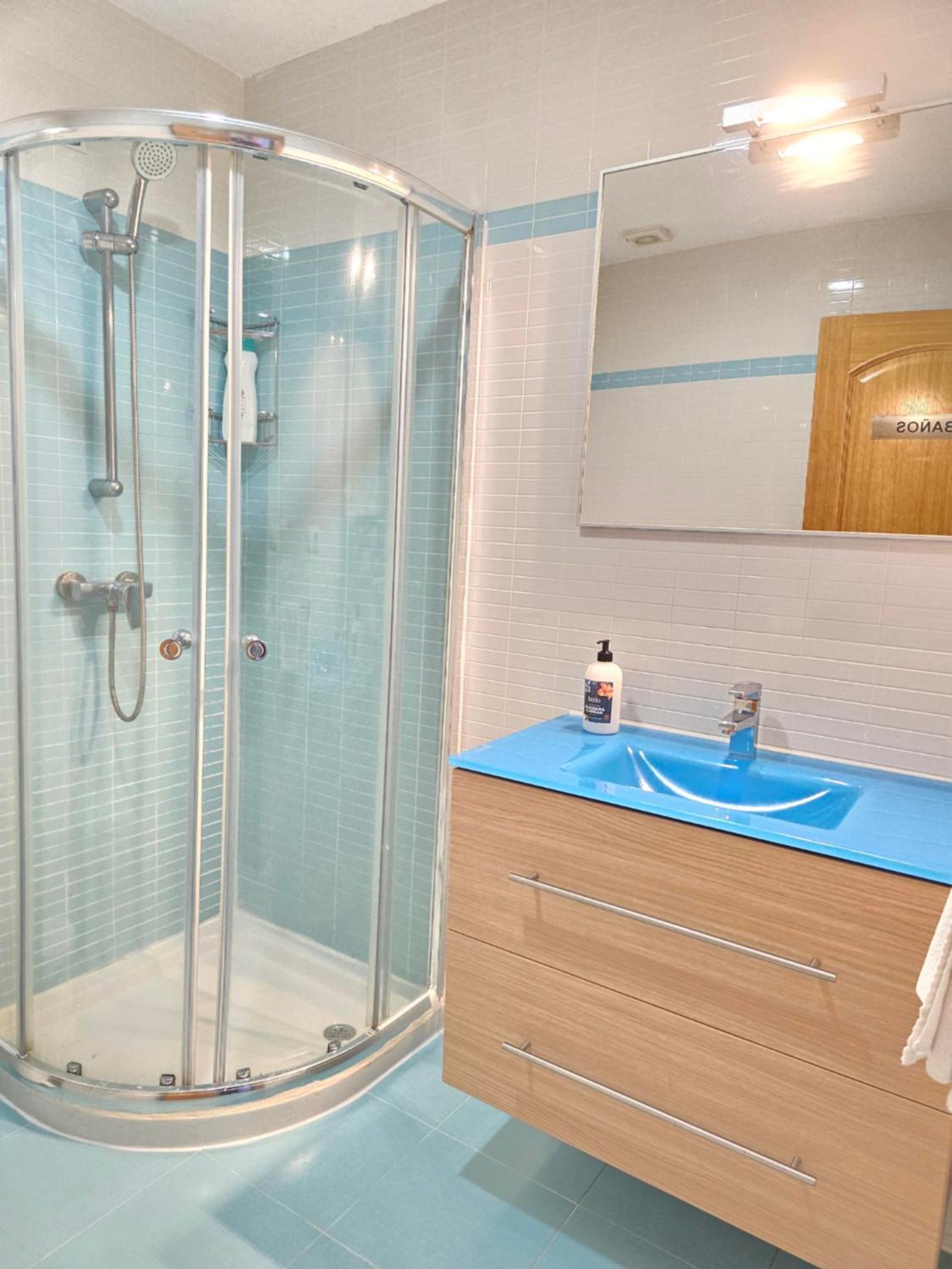 Twin Room with Shared Bathroom photo 2