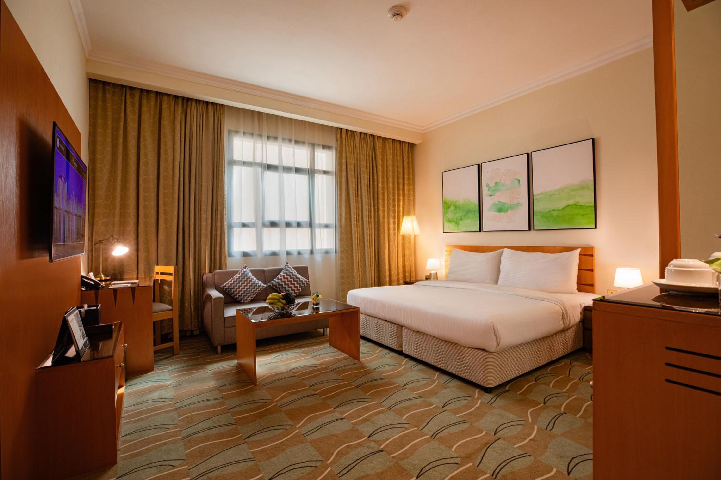 Deluxe King Room - Photo 1