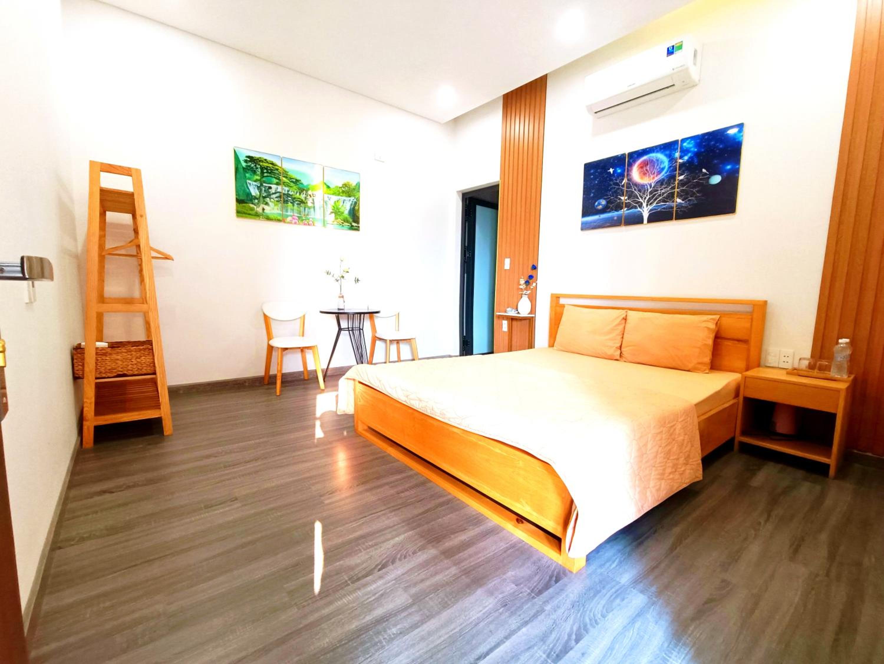 Standard King Room photo 1