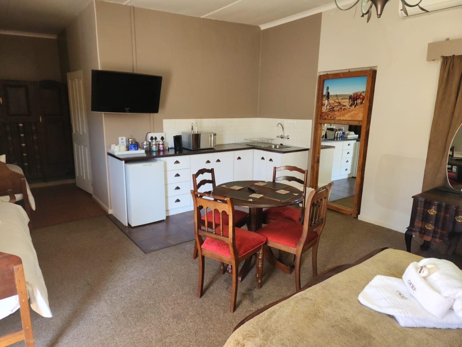 Standard Family Room - Photo 4