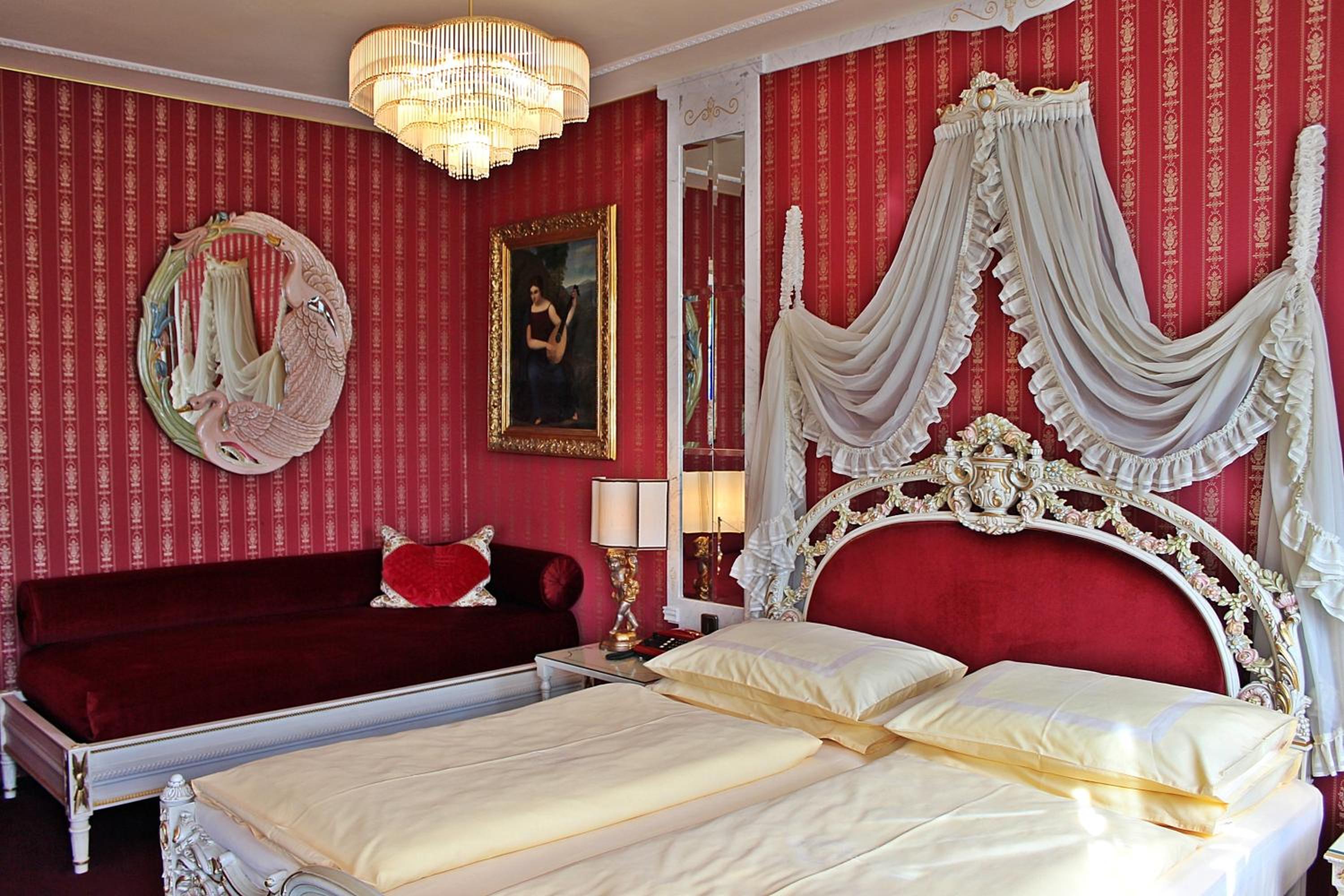 Suite - Photo 3