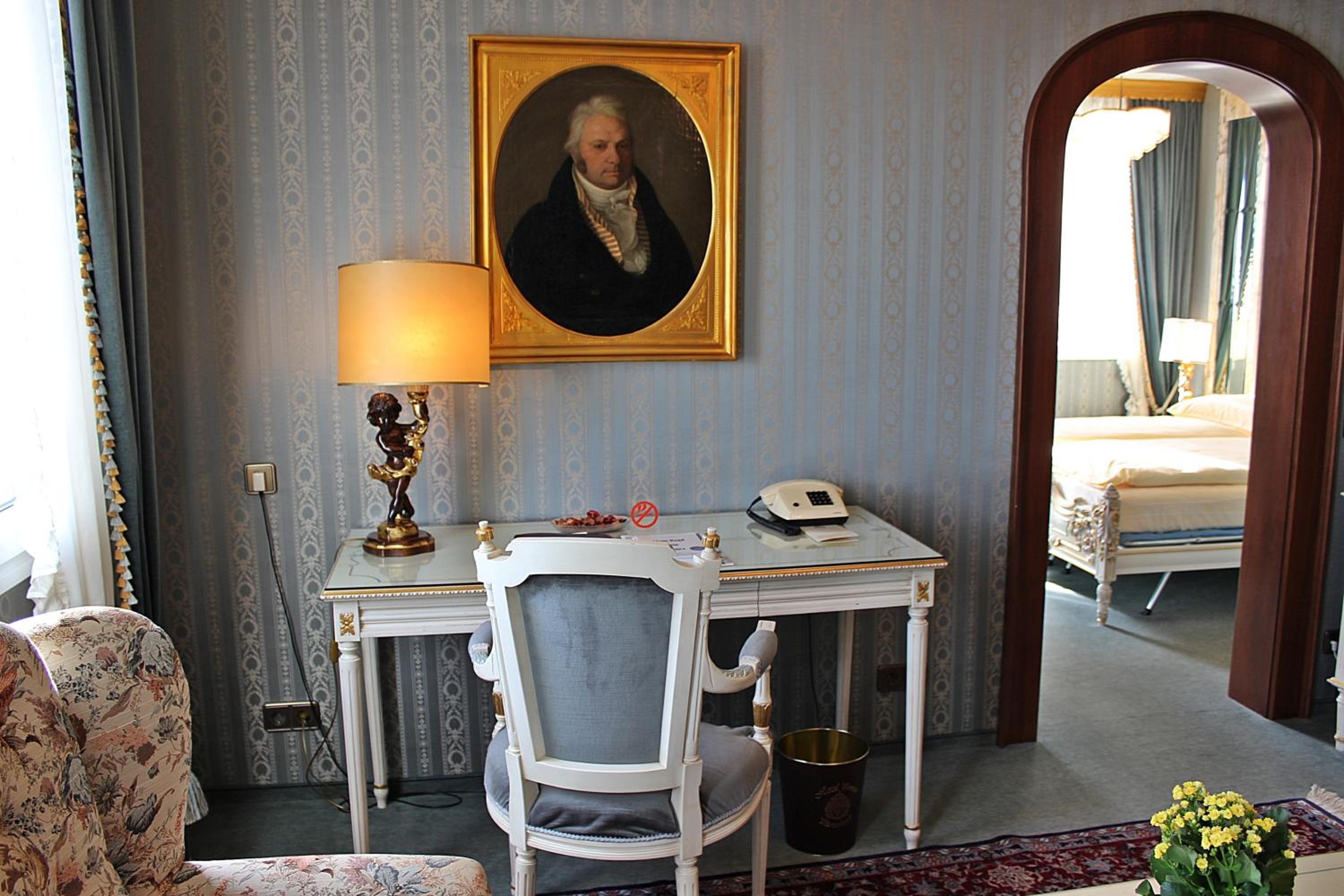 Suite - Photo 14