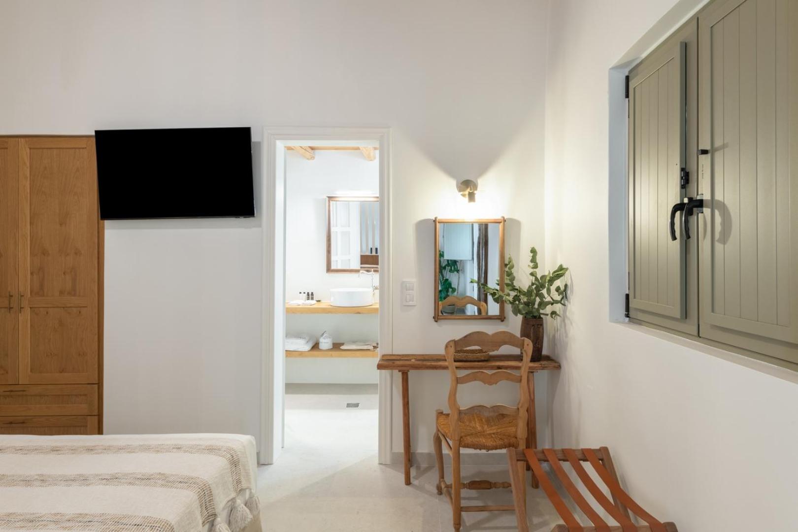 Deluxe Family Suite photo 2