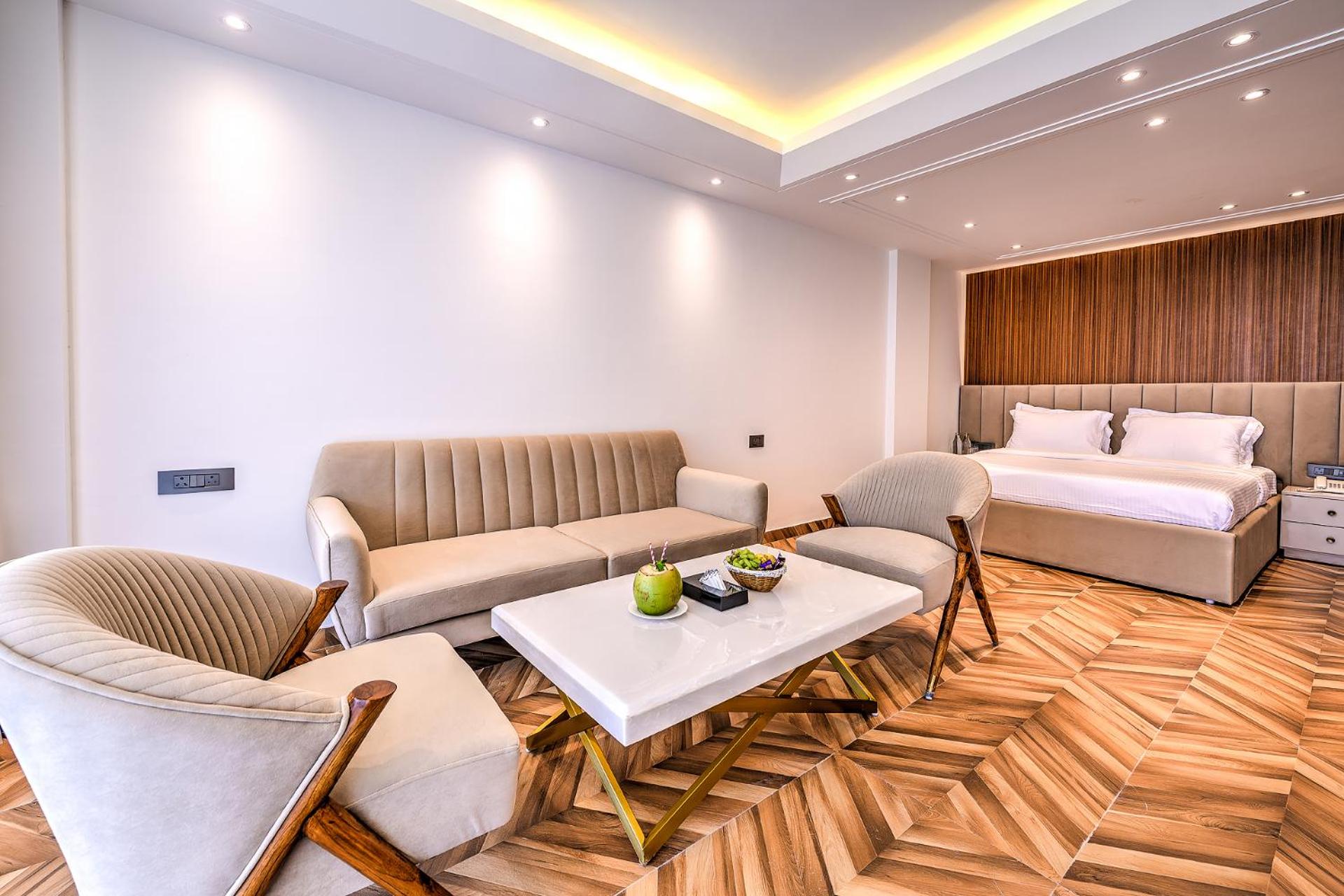 Deluxe Double Room with Balcony and Sea View photo 3