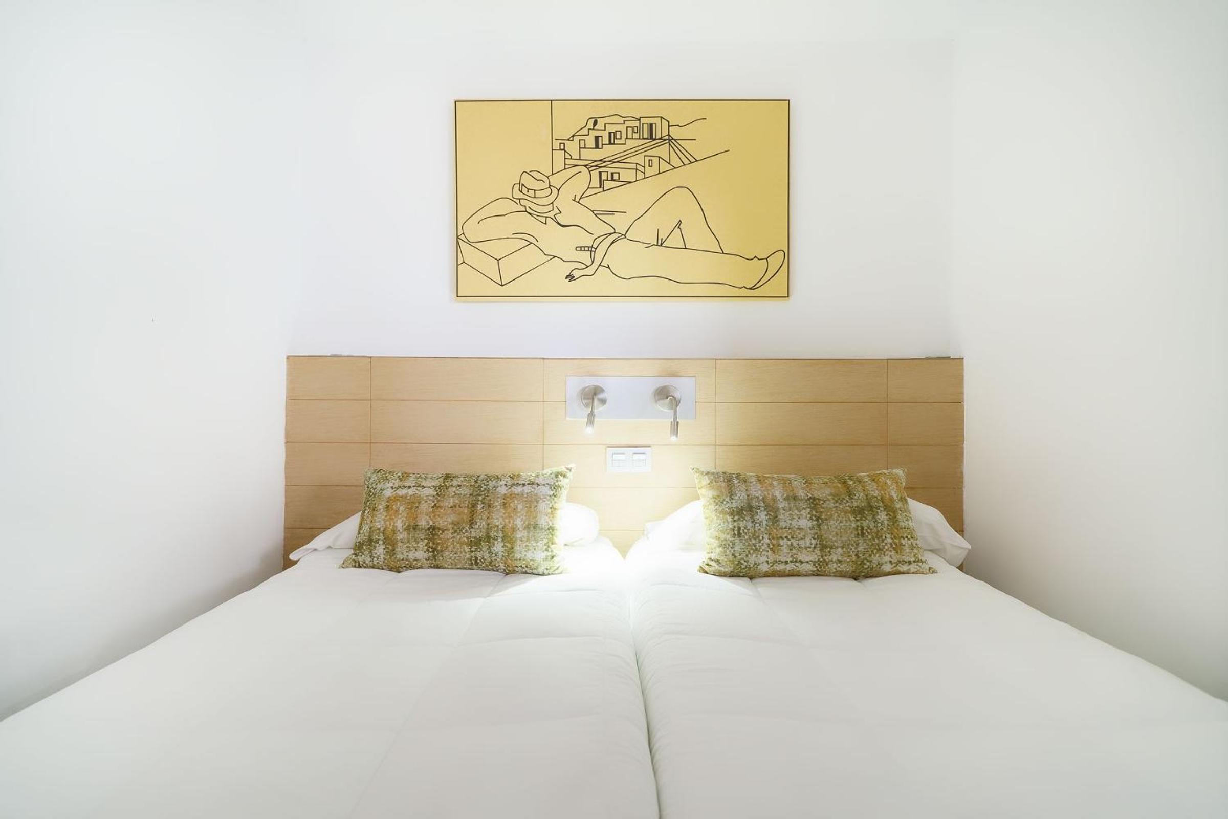 Classic One Bedroom Apartment with small balcony