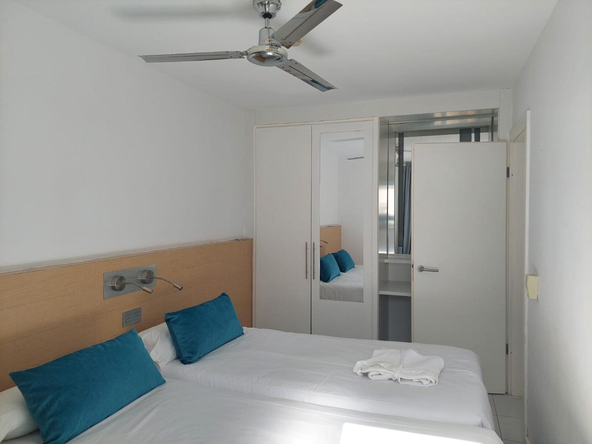 Premium One bedroom apartment with balcony, sea view and Air Conditioning - Photo 7
