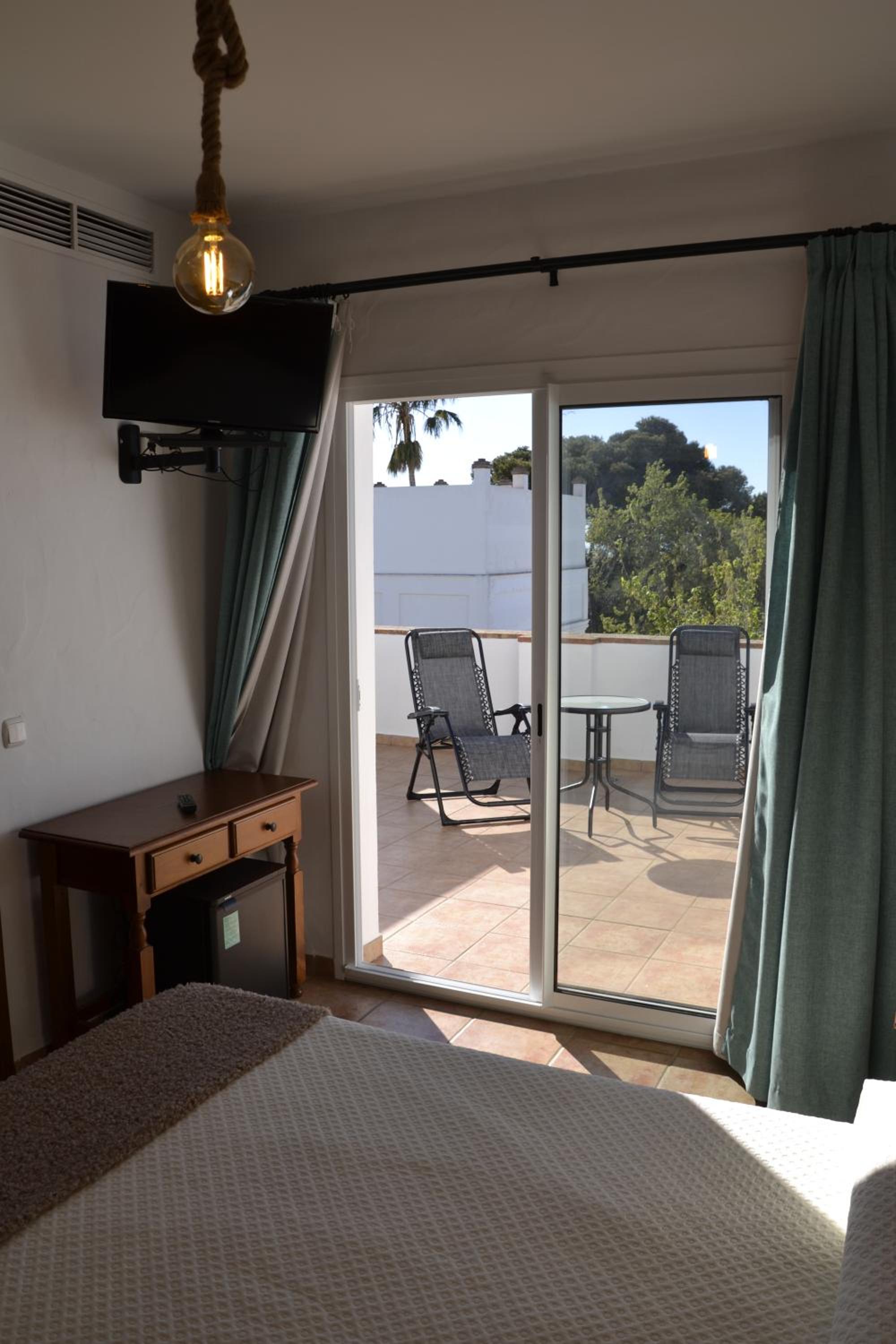 Double Room with Terrace - Photo 10