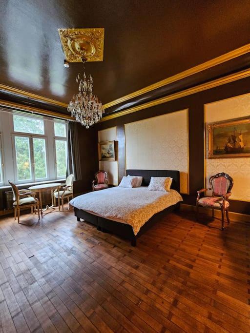 Four-Bedroom House photo 1