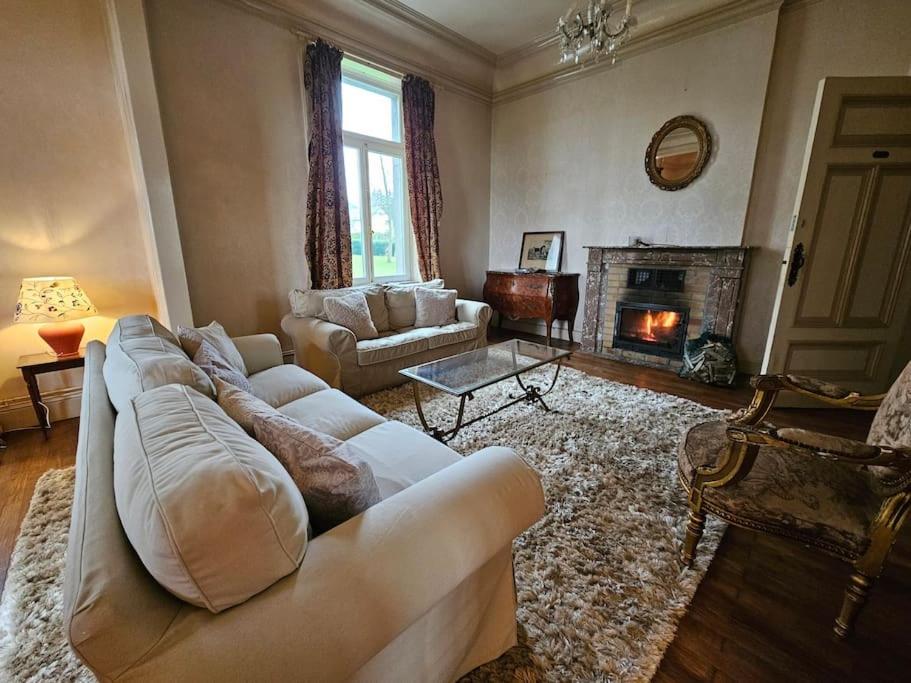Four-Bedroom House photo 2