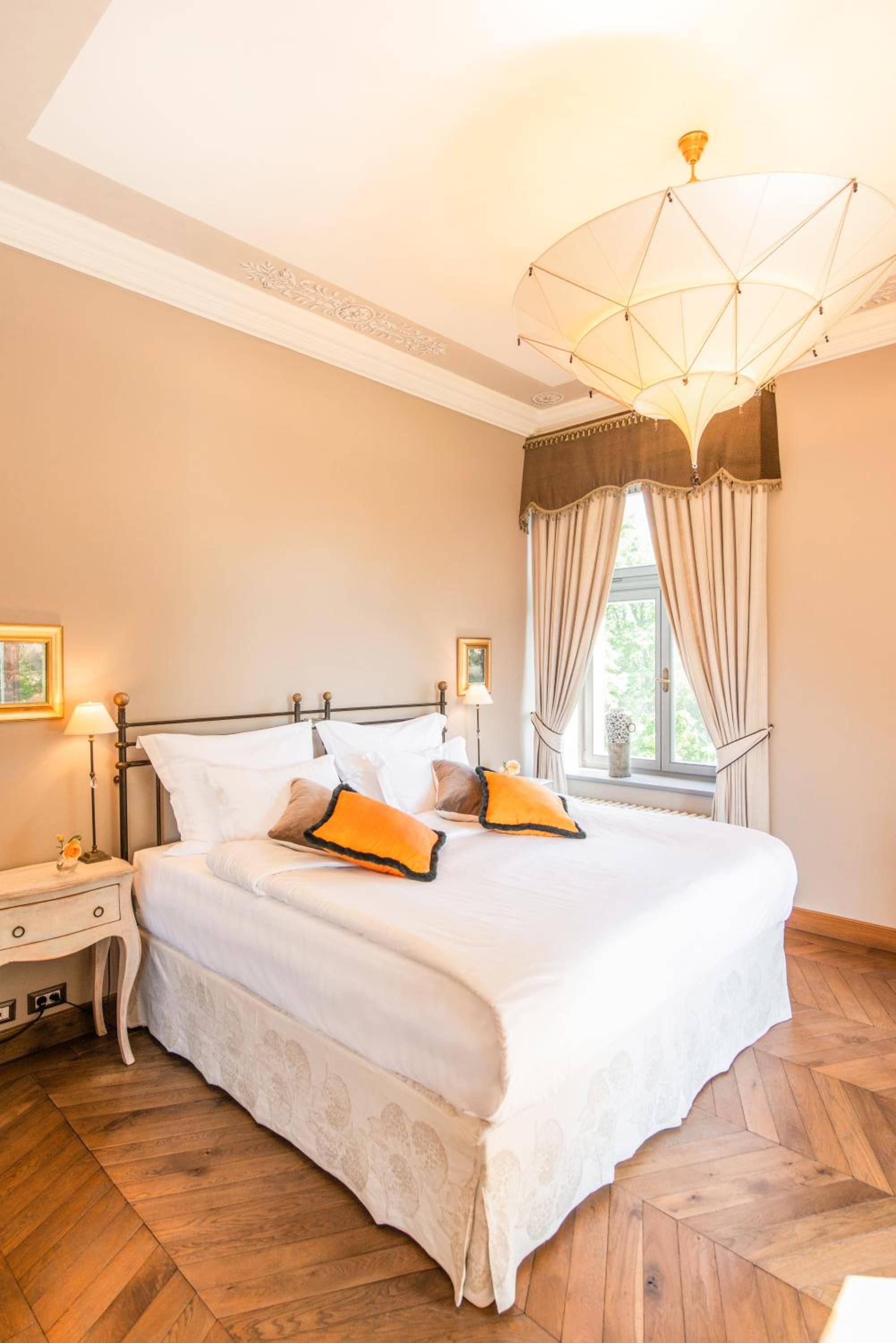 Luxury Suite - Photo 1