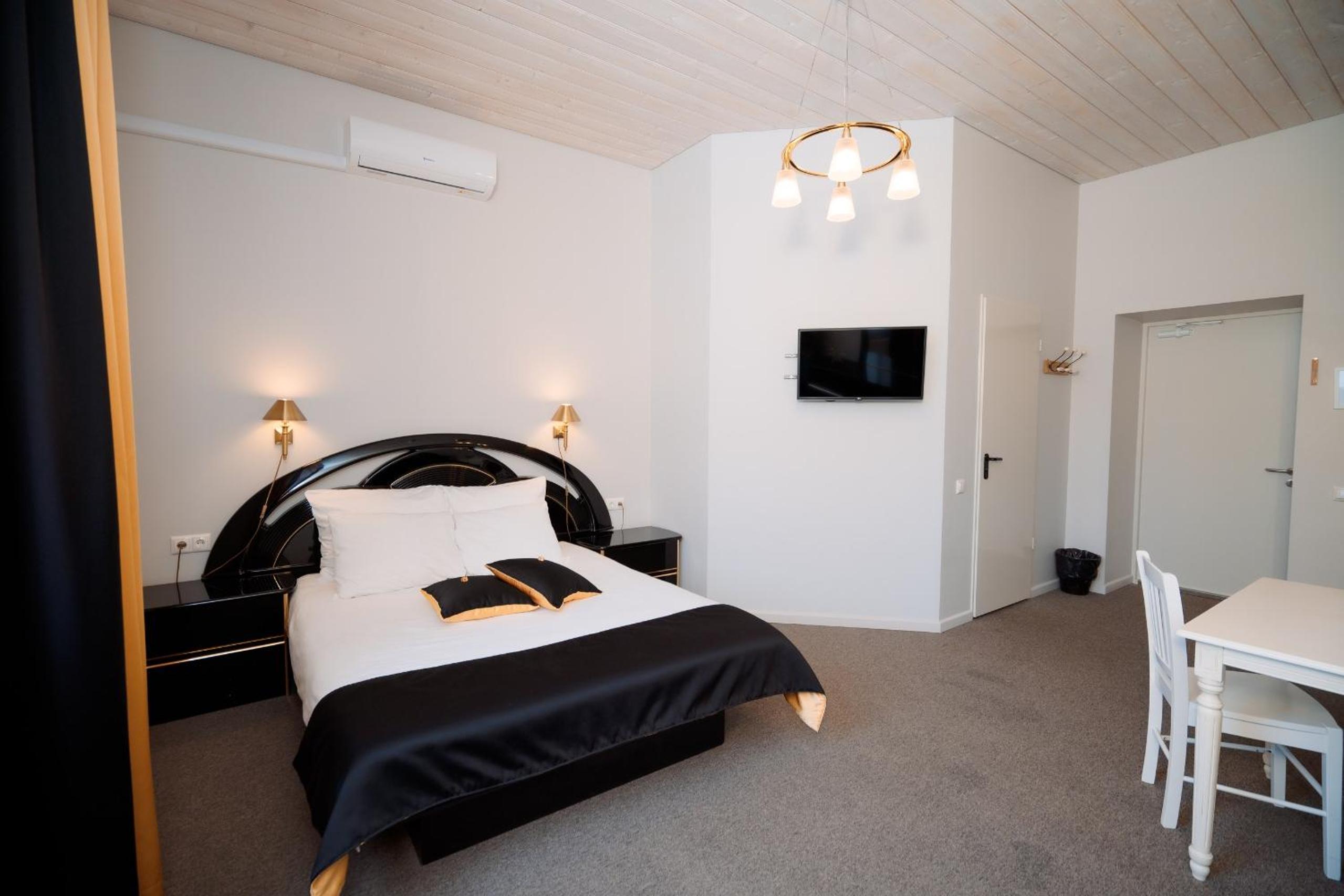 Standard Double Room photo 3
