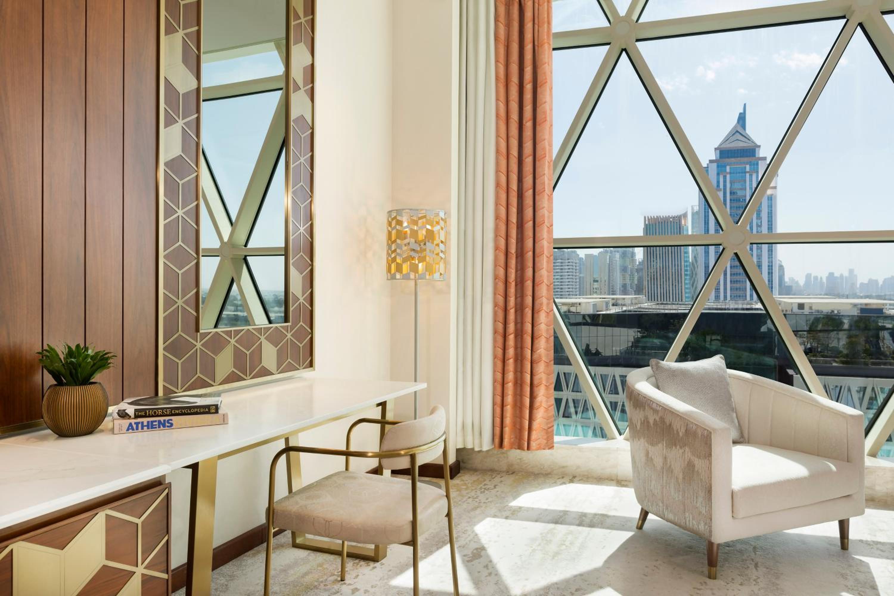 Deluxe King Room - Photo 3