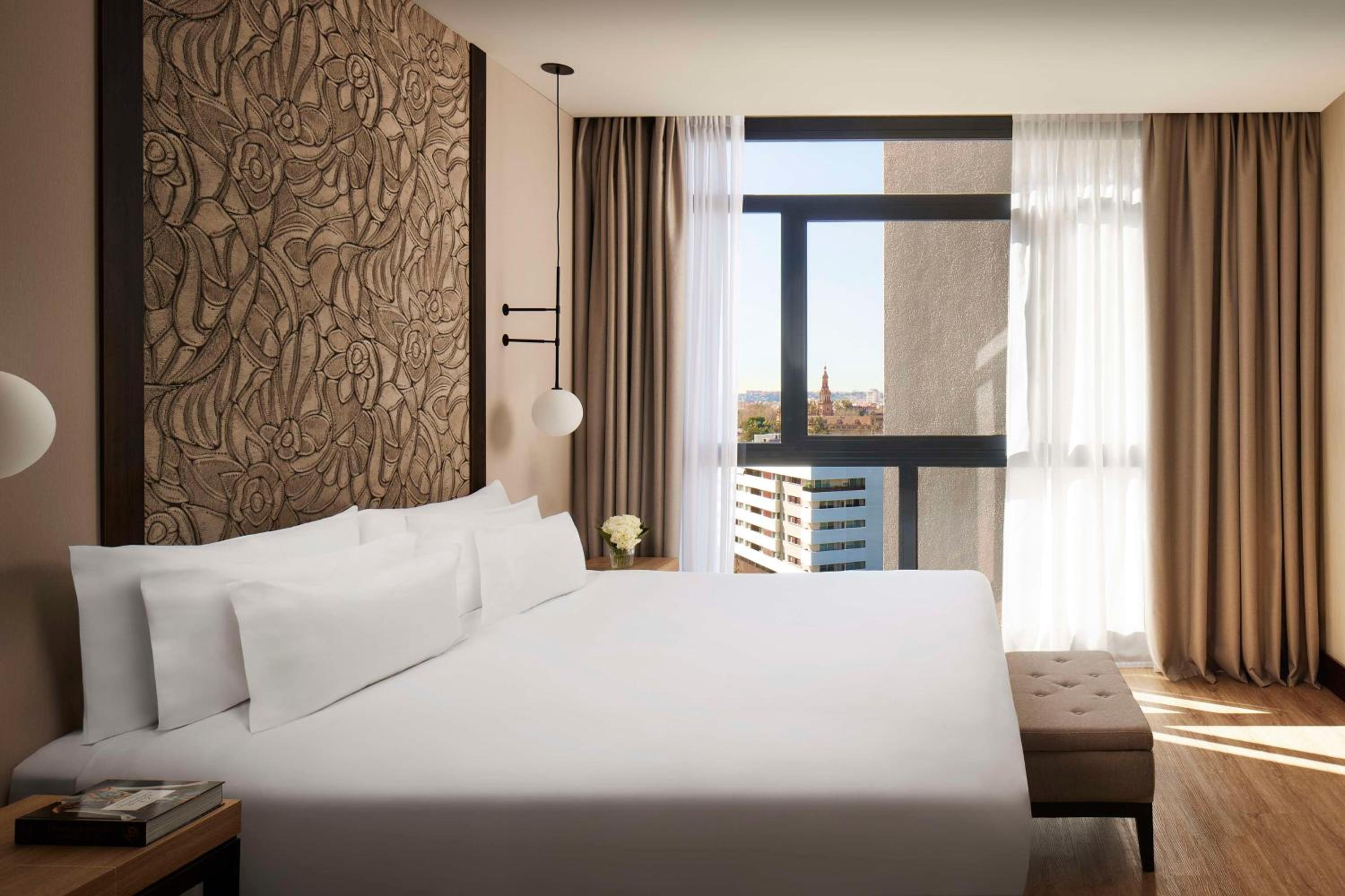 Junior Suite with Extra Bed (2 adults + 1 child) thumbnail 6