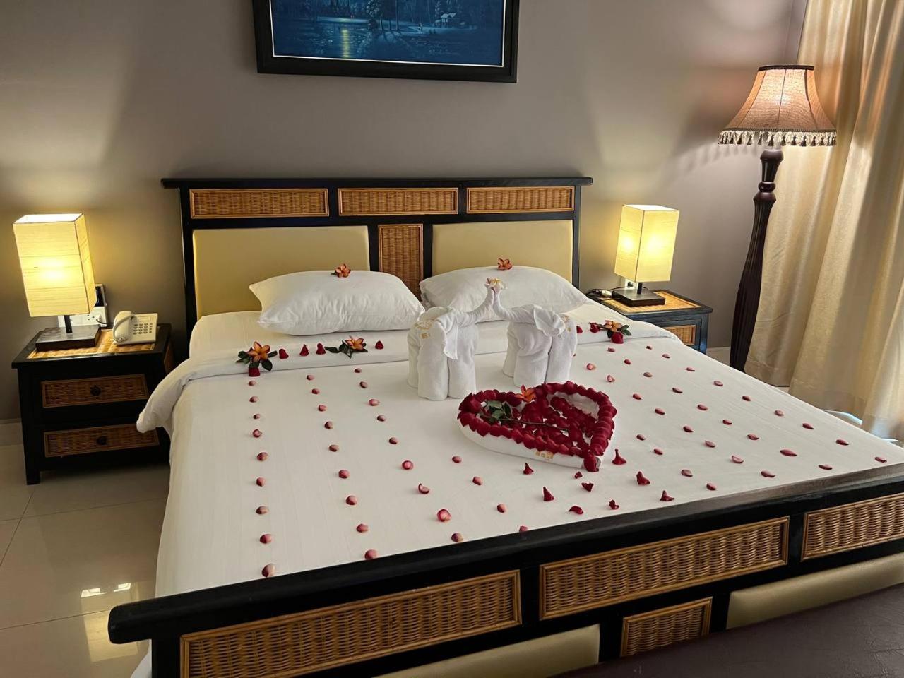 King Room with Sea View - Photo 1