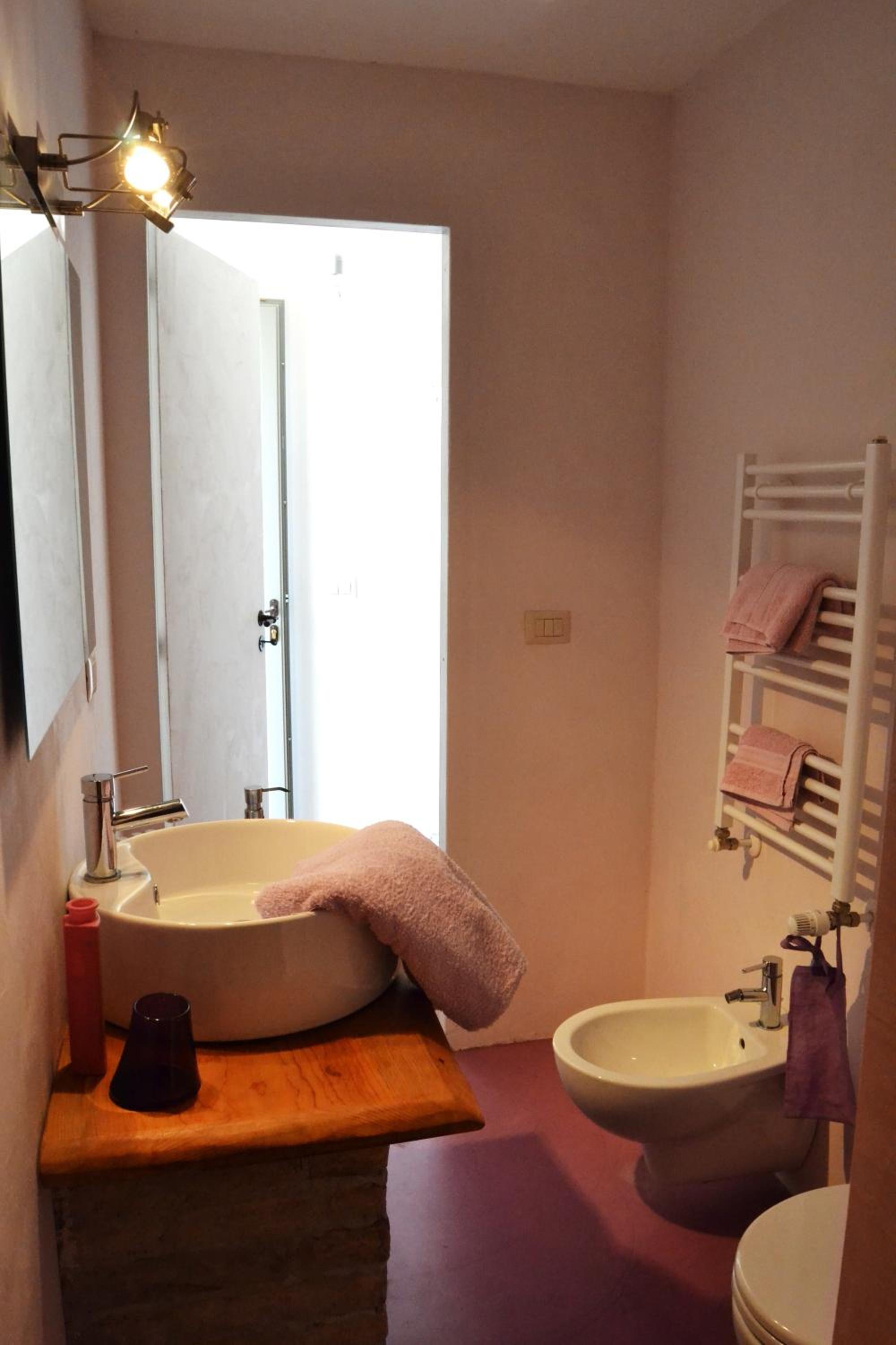Large Double Room photo 3