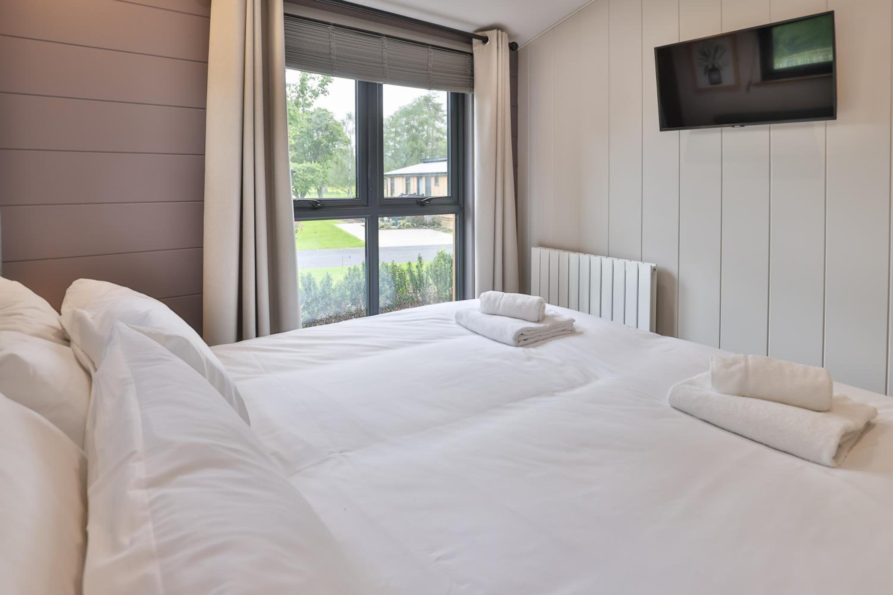 2 Bed Lodge CL No-Pets photo 3