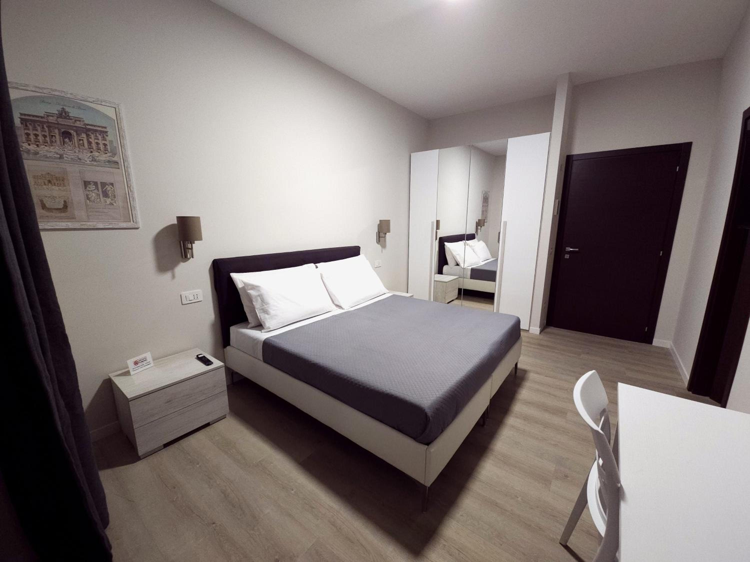 Large Double Room photo 2