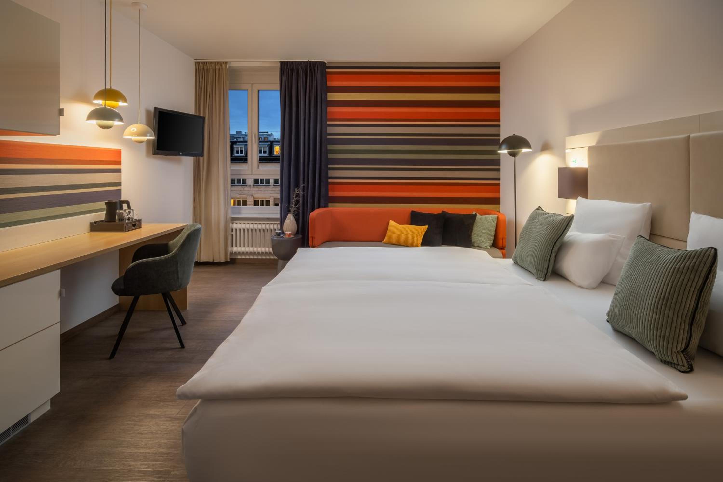 Deluxe double room garden side