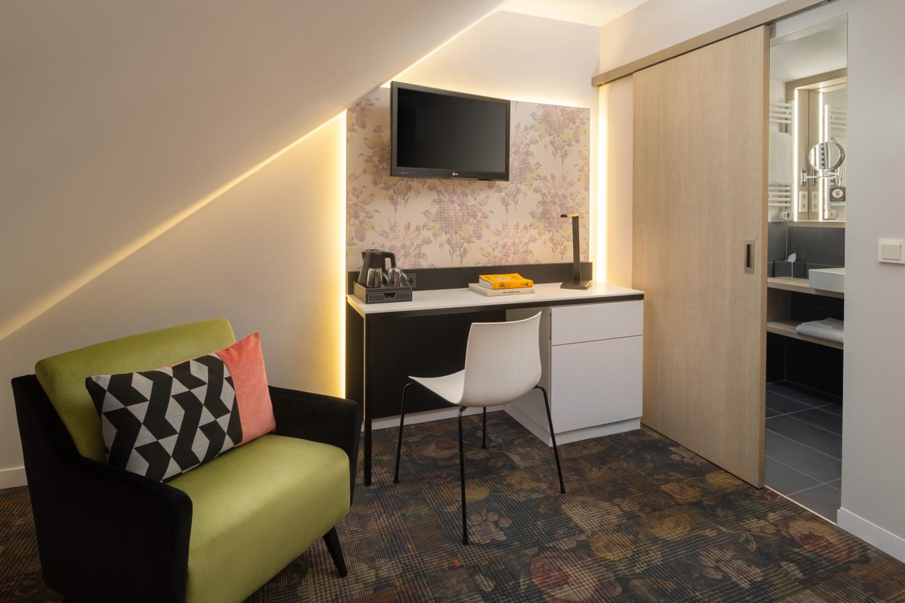 Business double room city side