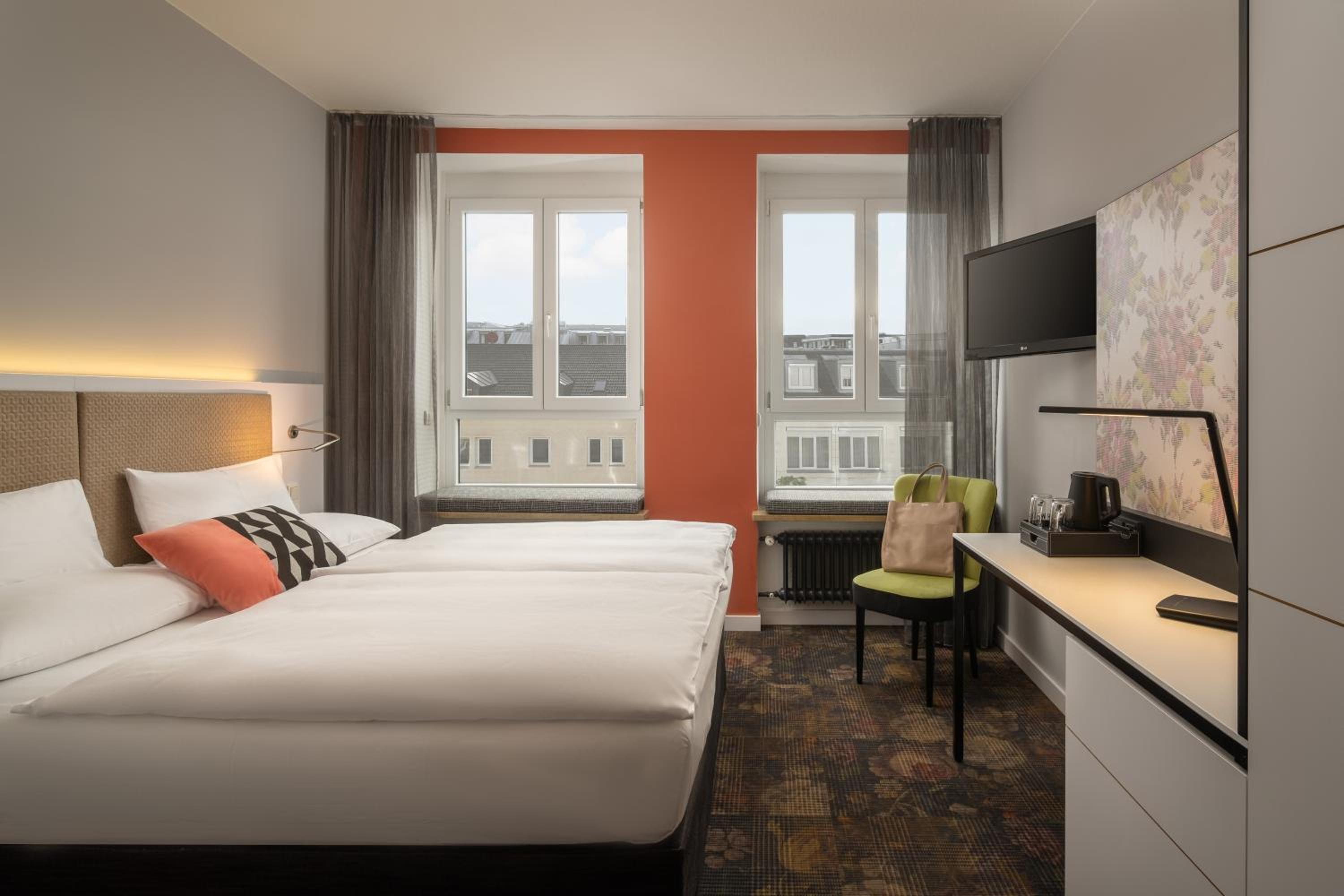 Business double room city side