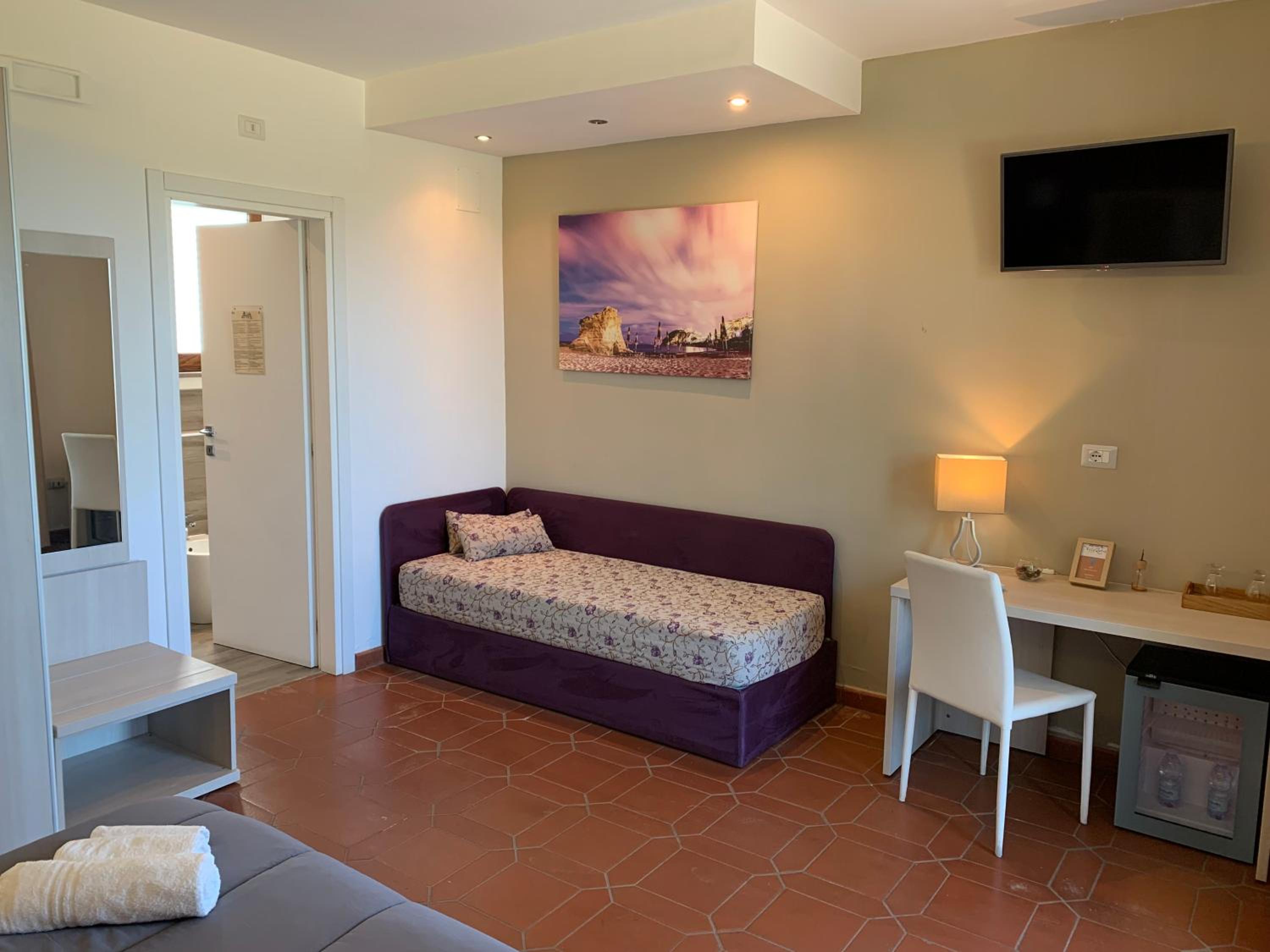Deluxe Twin Room with Sea View photo 2