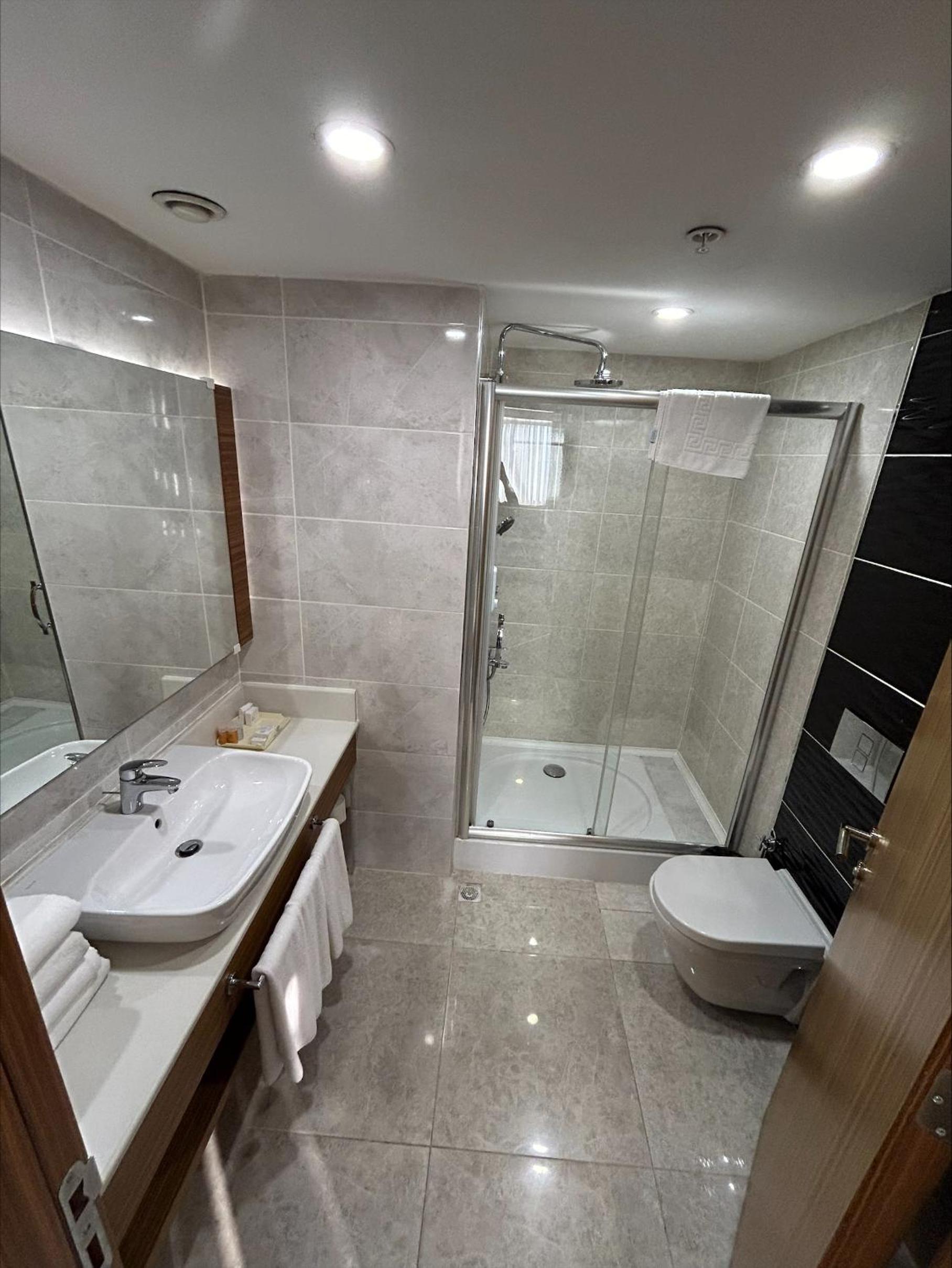 Suite with City View photo 2