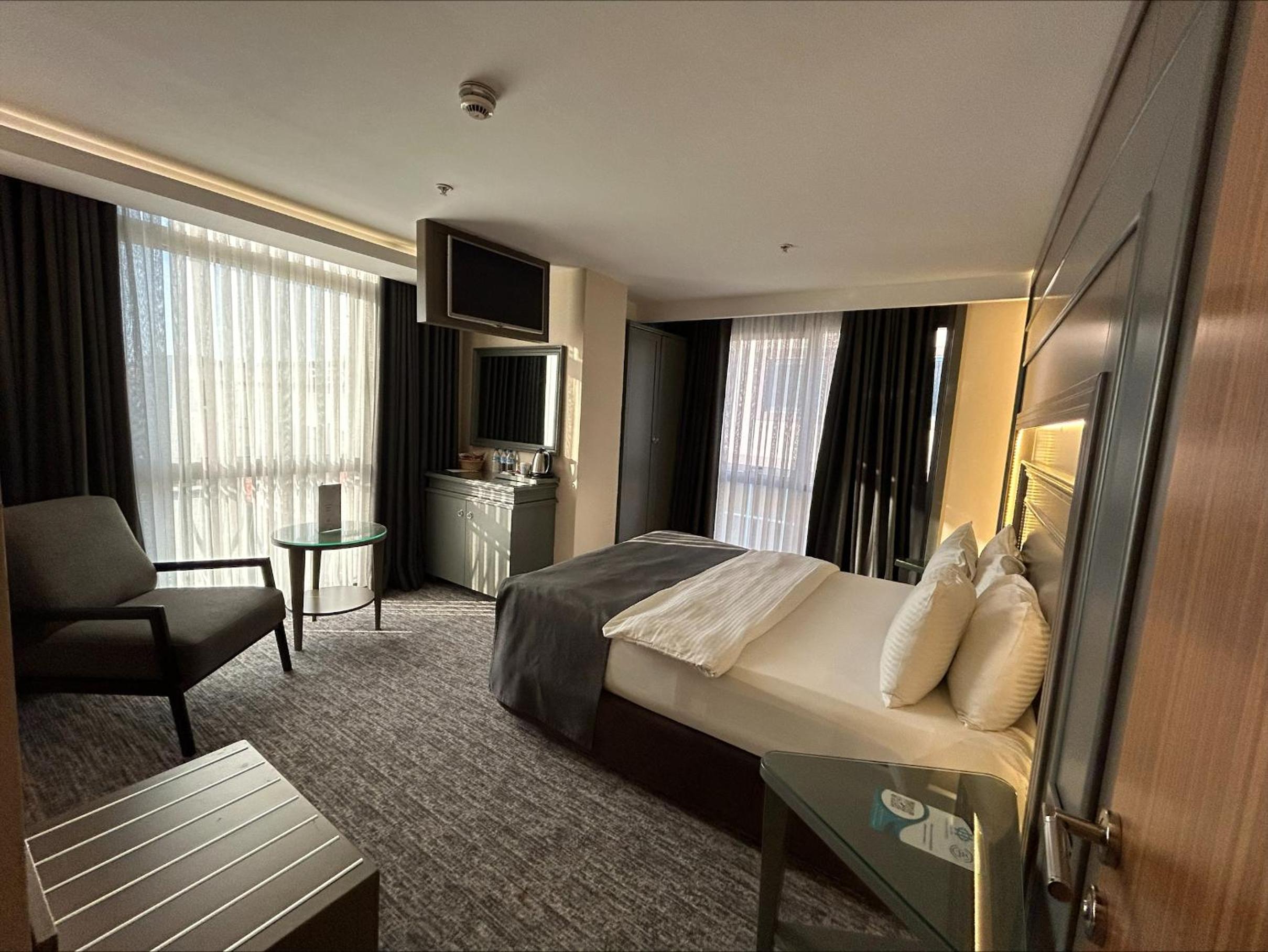Suite with City View