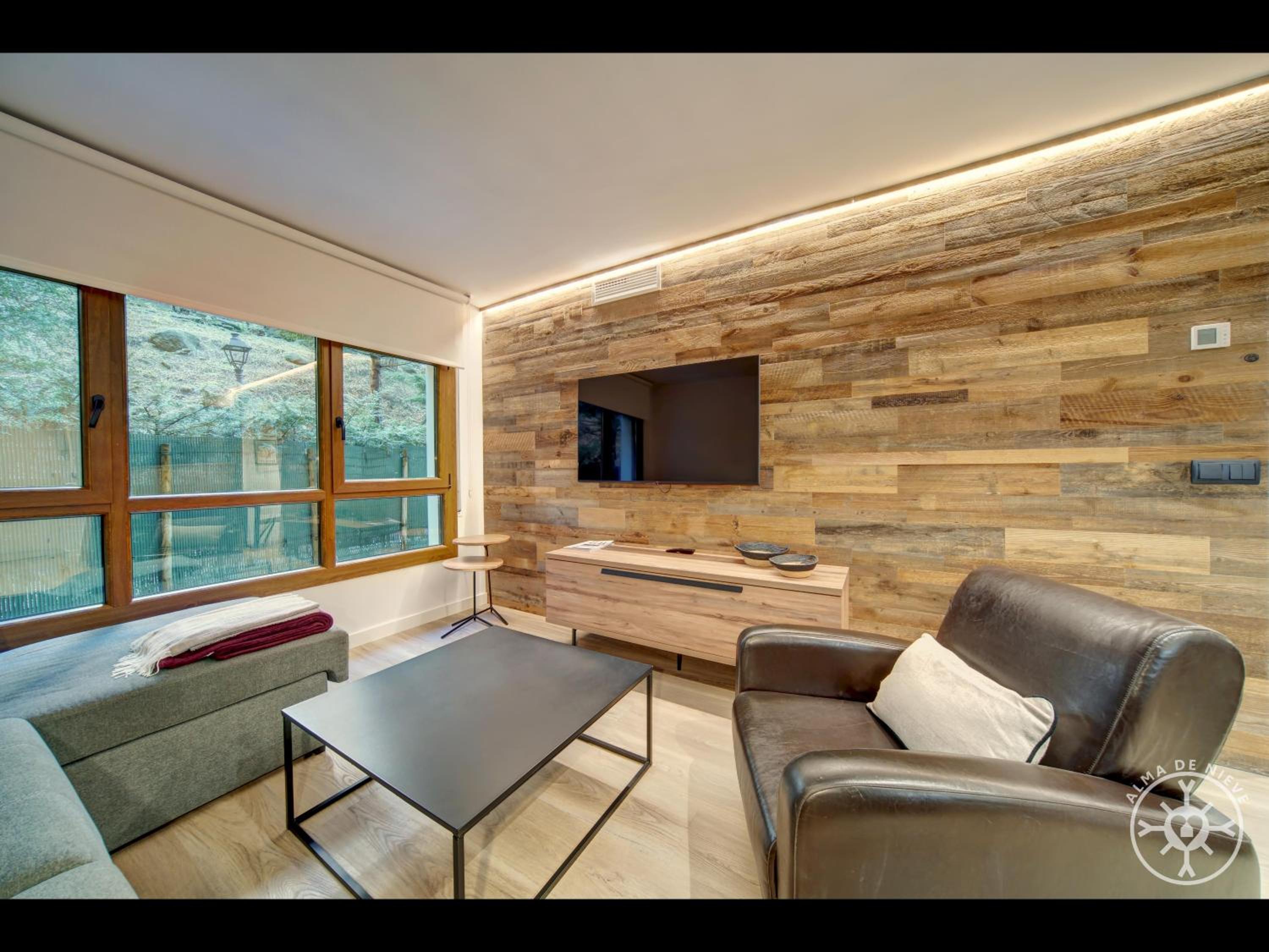Apartment photo 2