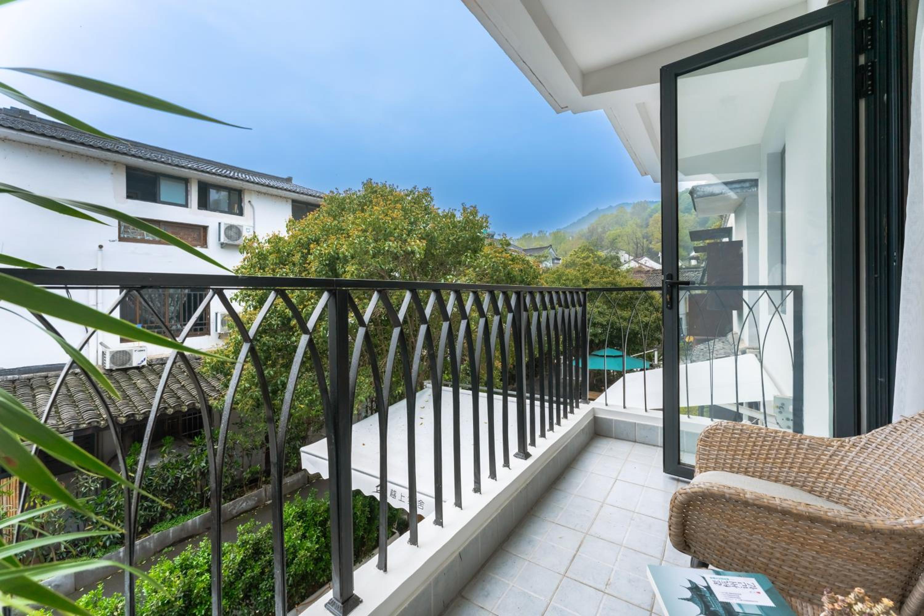 Twin Room with Balcony photo 3