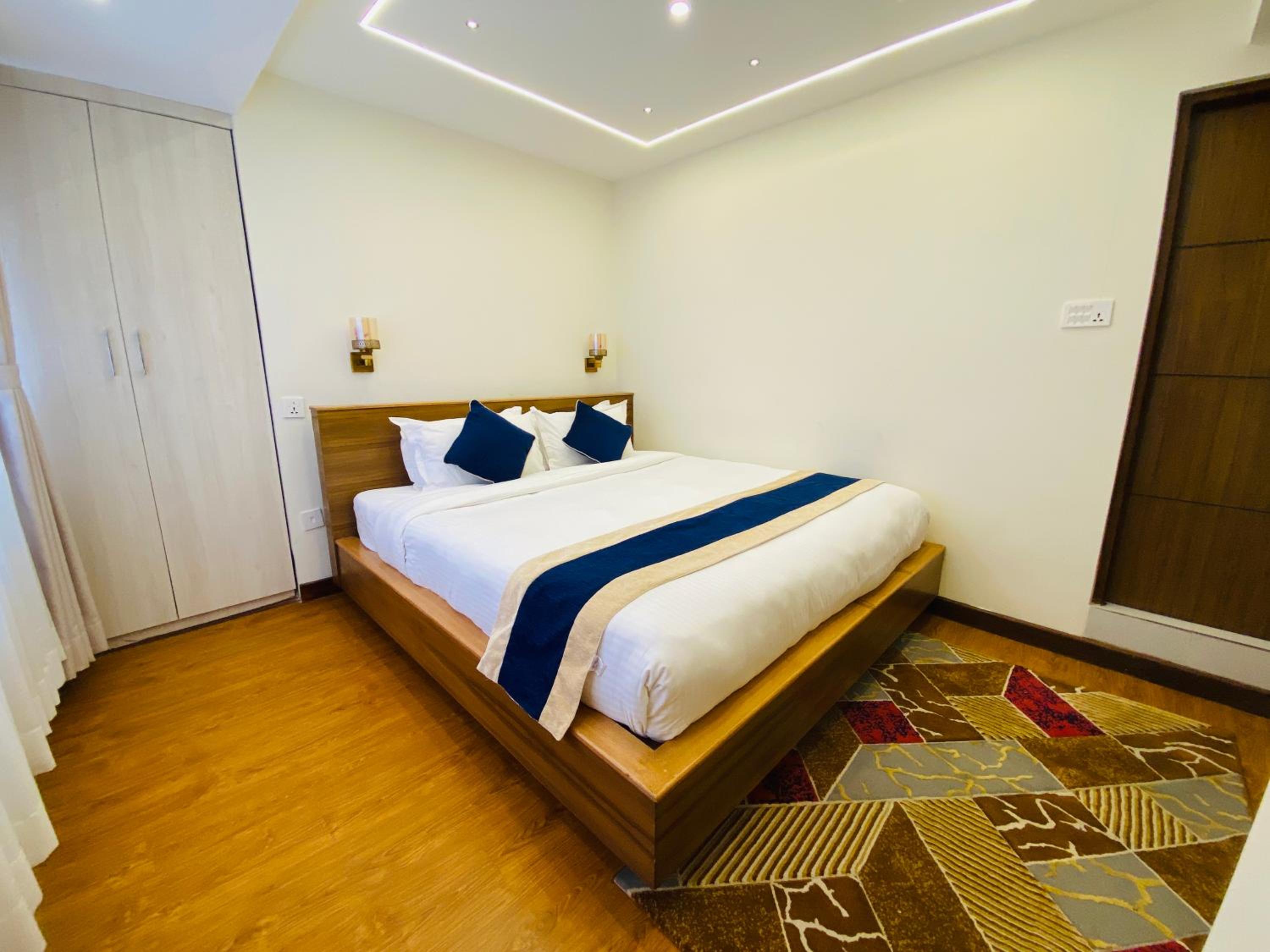 Studio Apartment - Photo 1