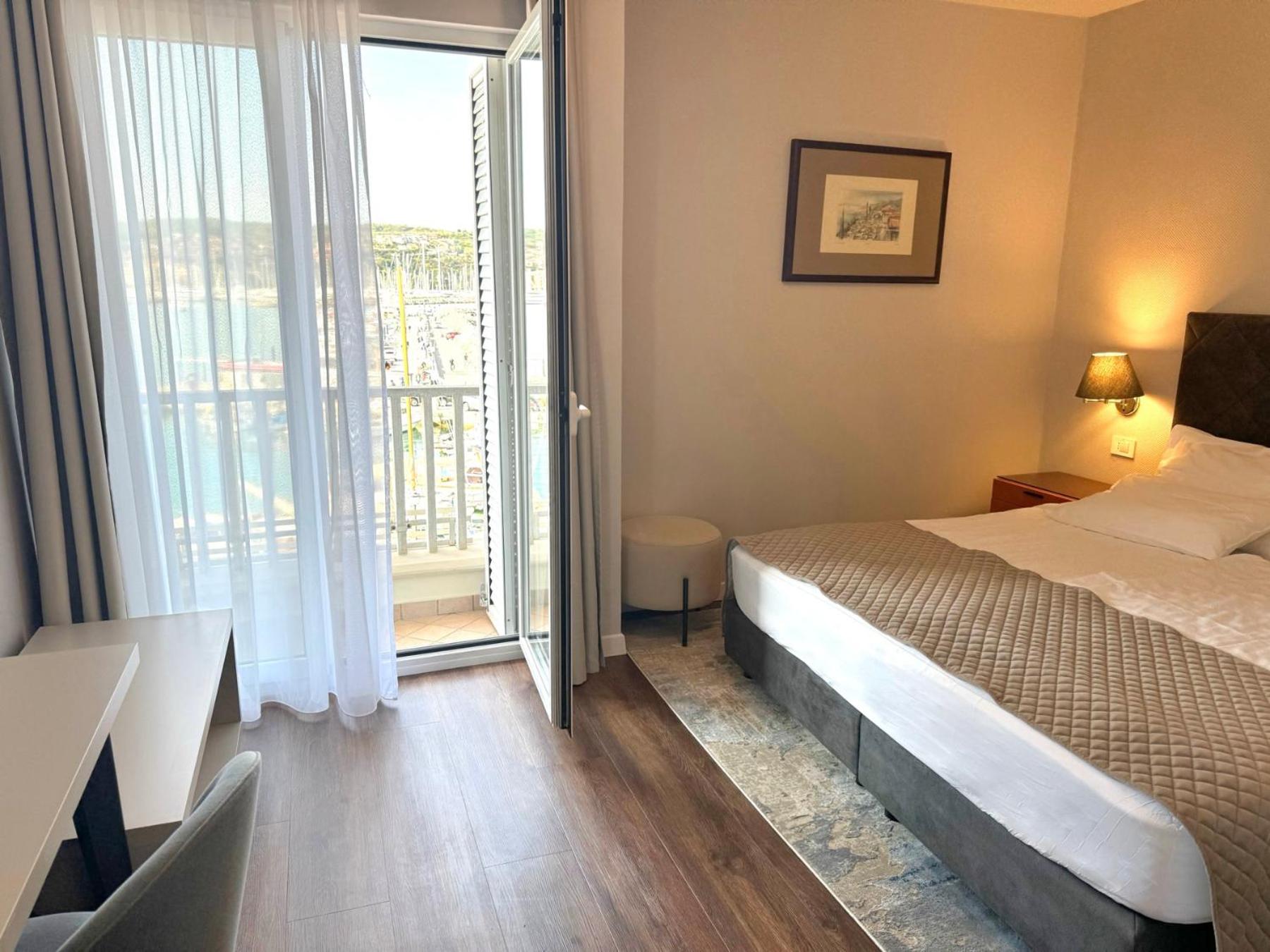 Double or Twin Room with Sea View