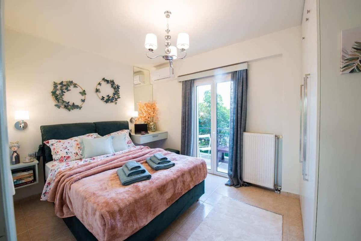 One-Bedroom Apartment with Balcony