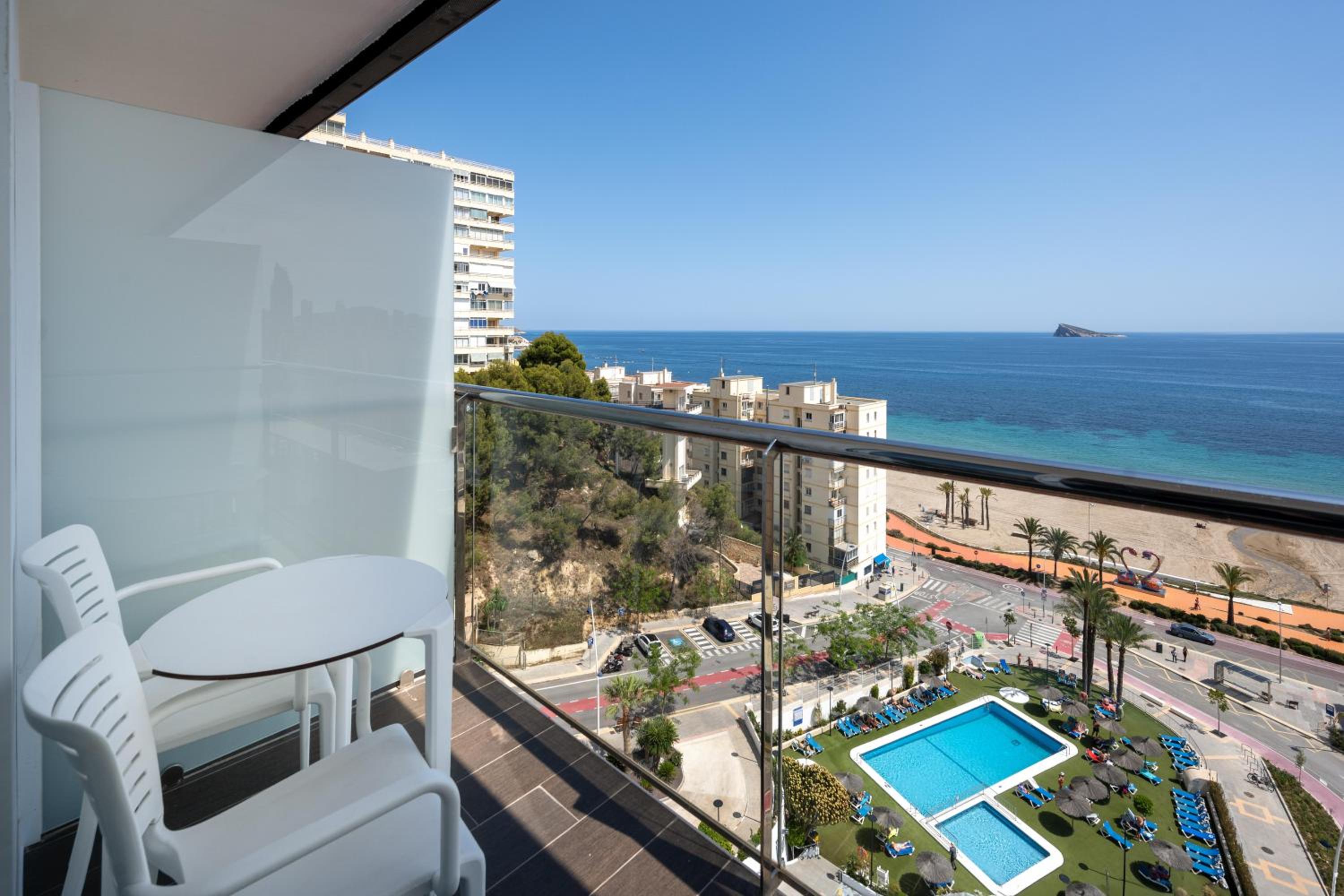Double or Twin Room with Sea View (2 Adults) - Photo 4