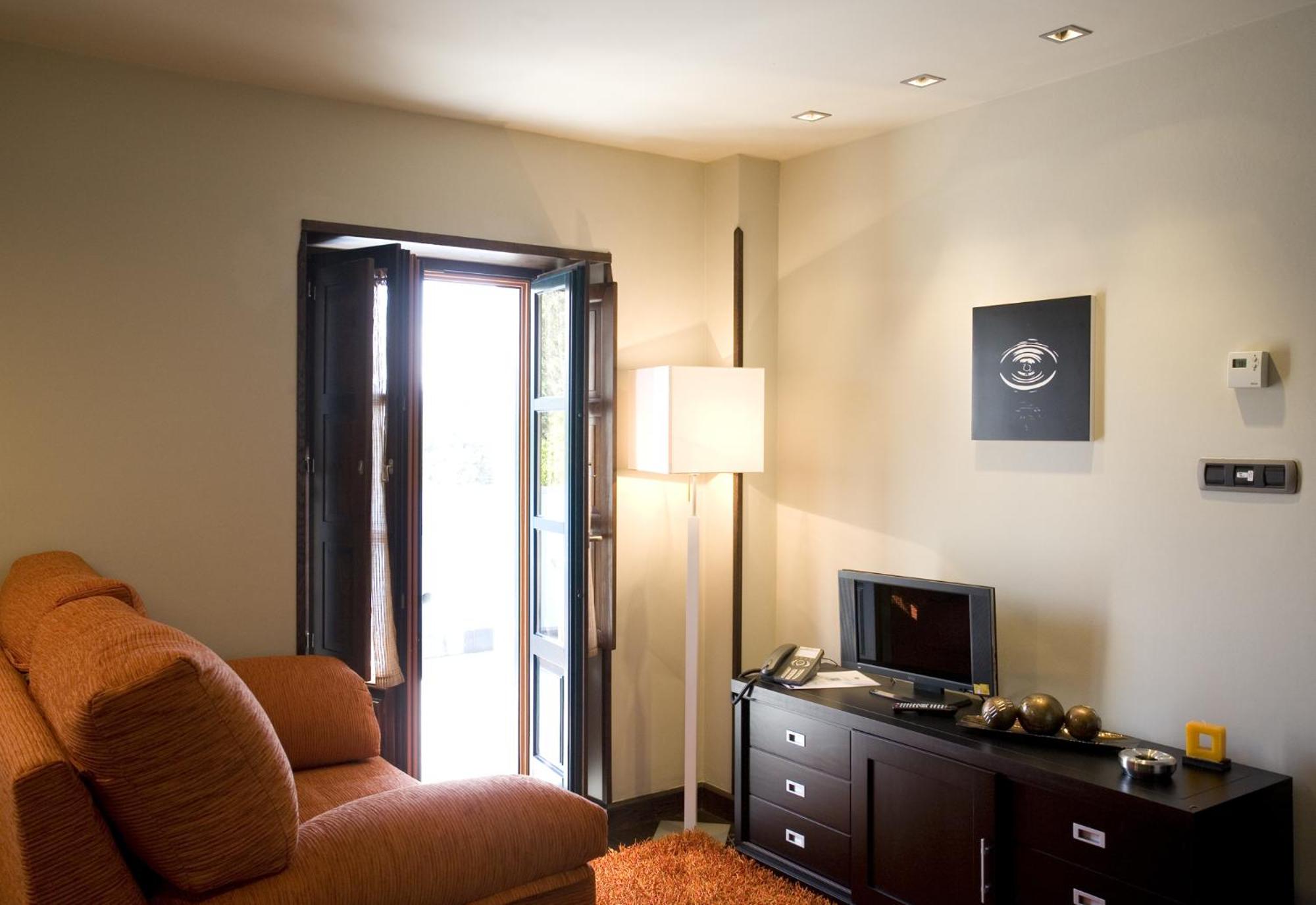 Apartment with Terrace photo 3