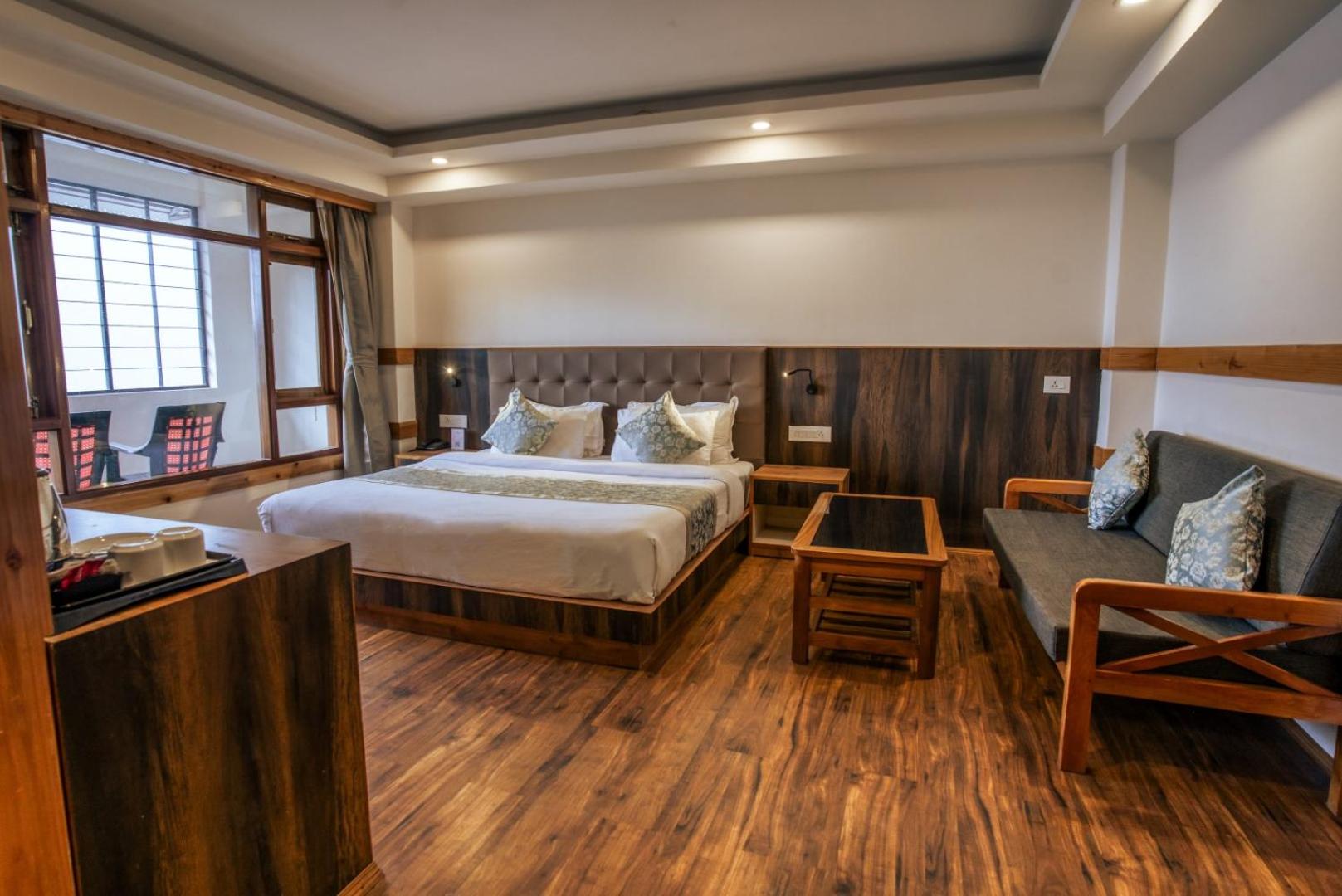 King Room With Balcony