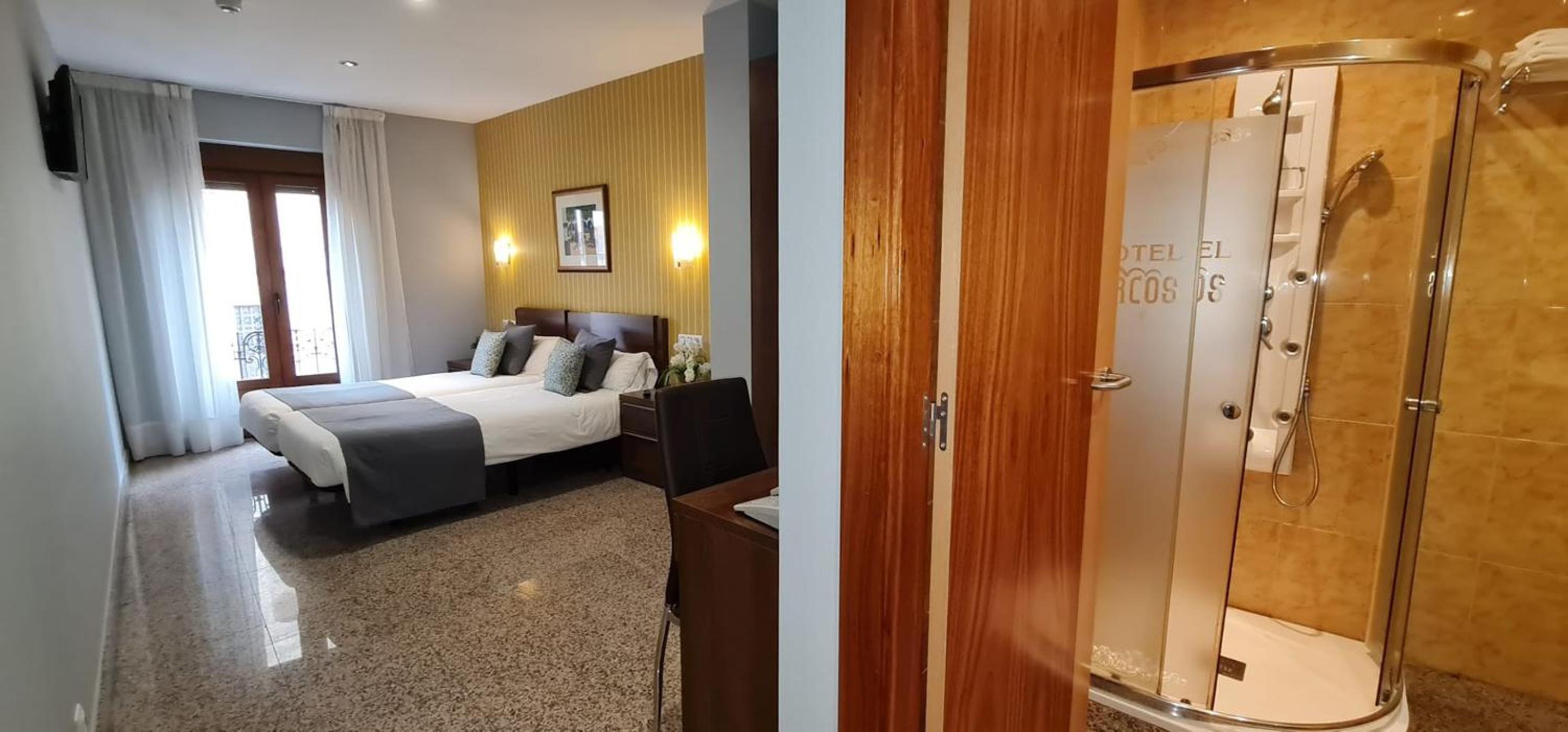 Double Room with Balcony and Cathedral Views