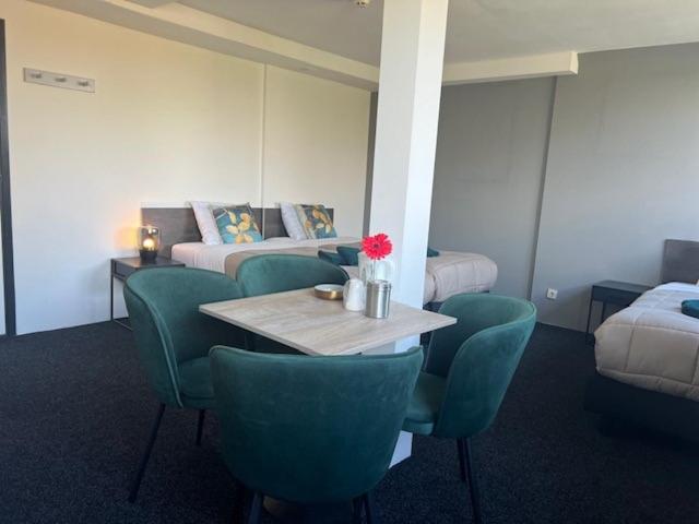 Double Room - Photo 1