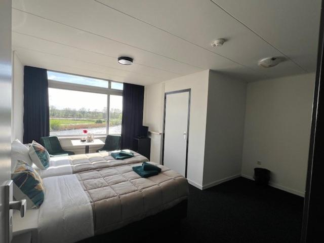 Double Room - Photo 8