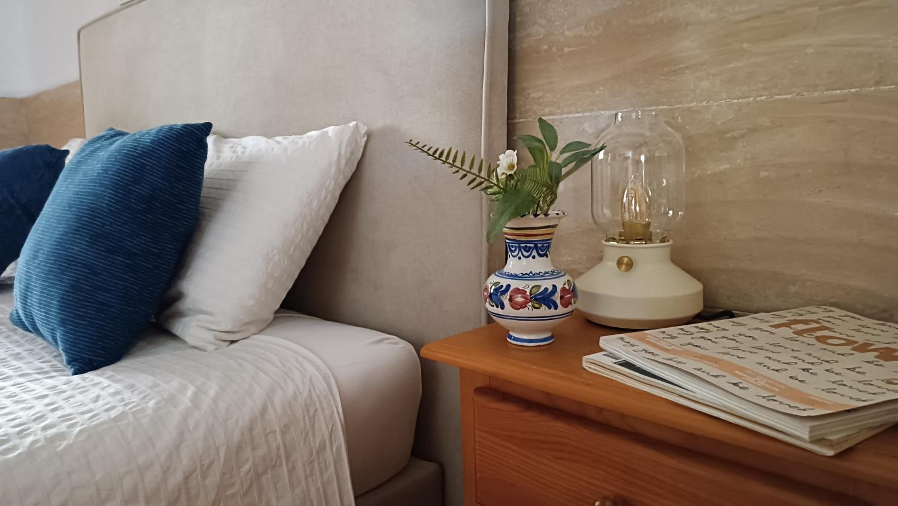 Family Room with Private Bathroom - Photo 4