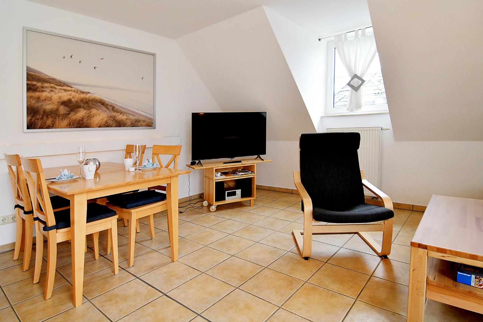 Apartment with Balcony photo 1