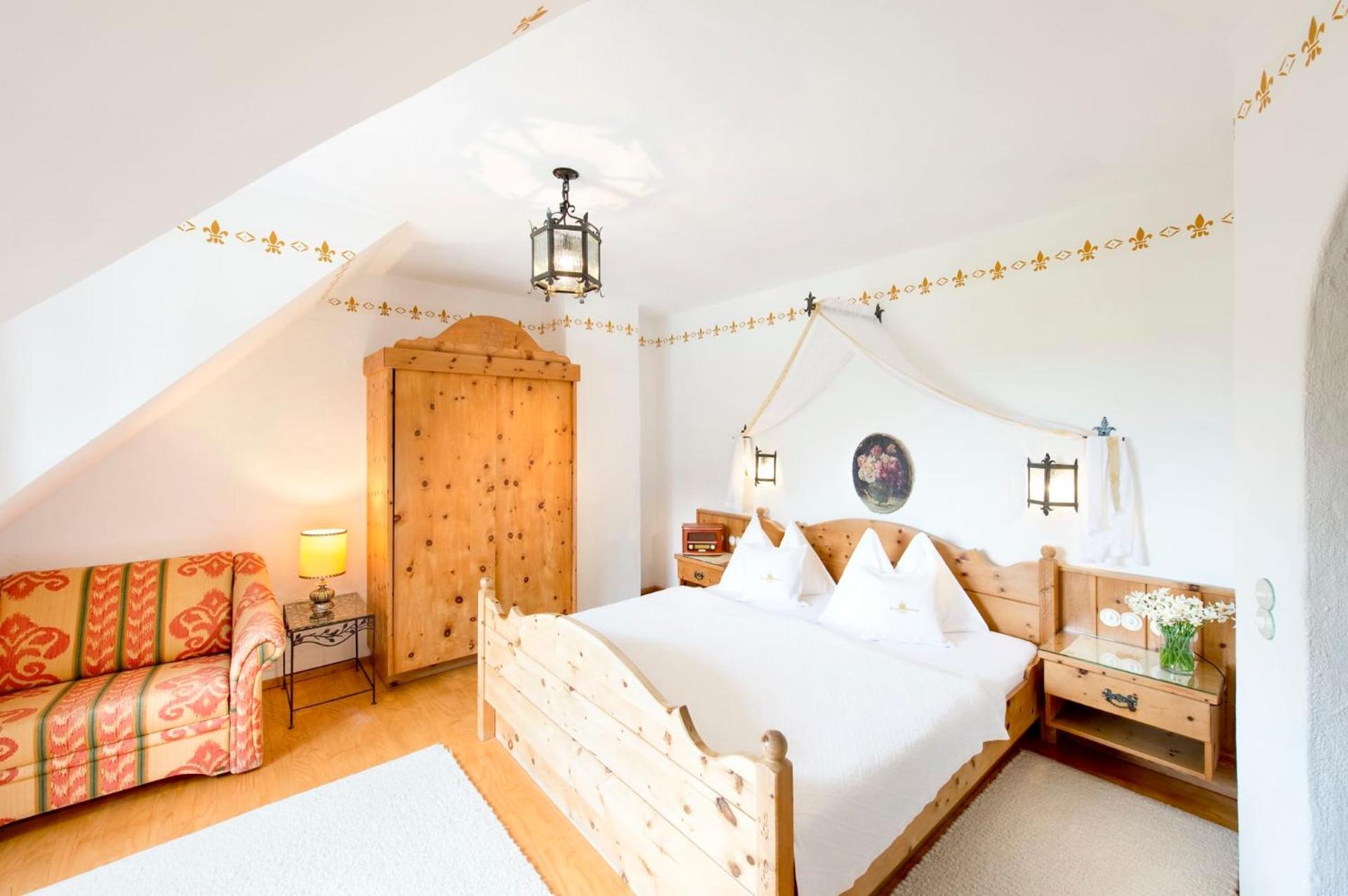 Large Double Room - Photo 1