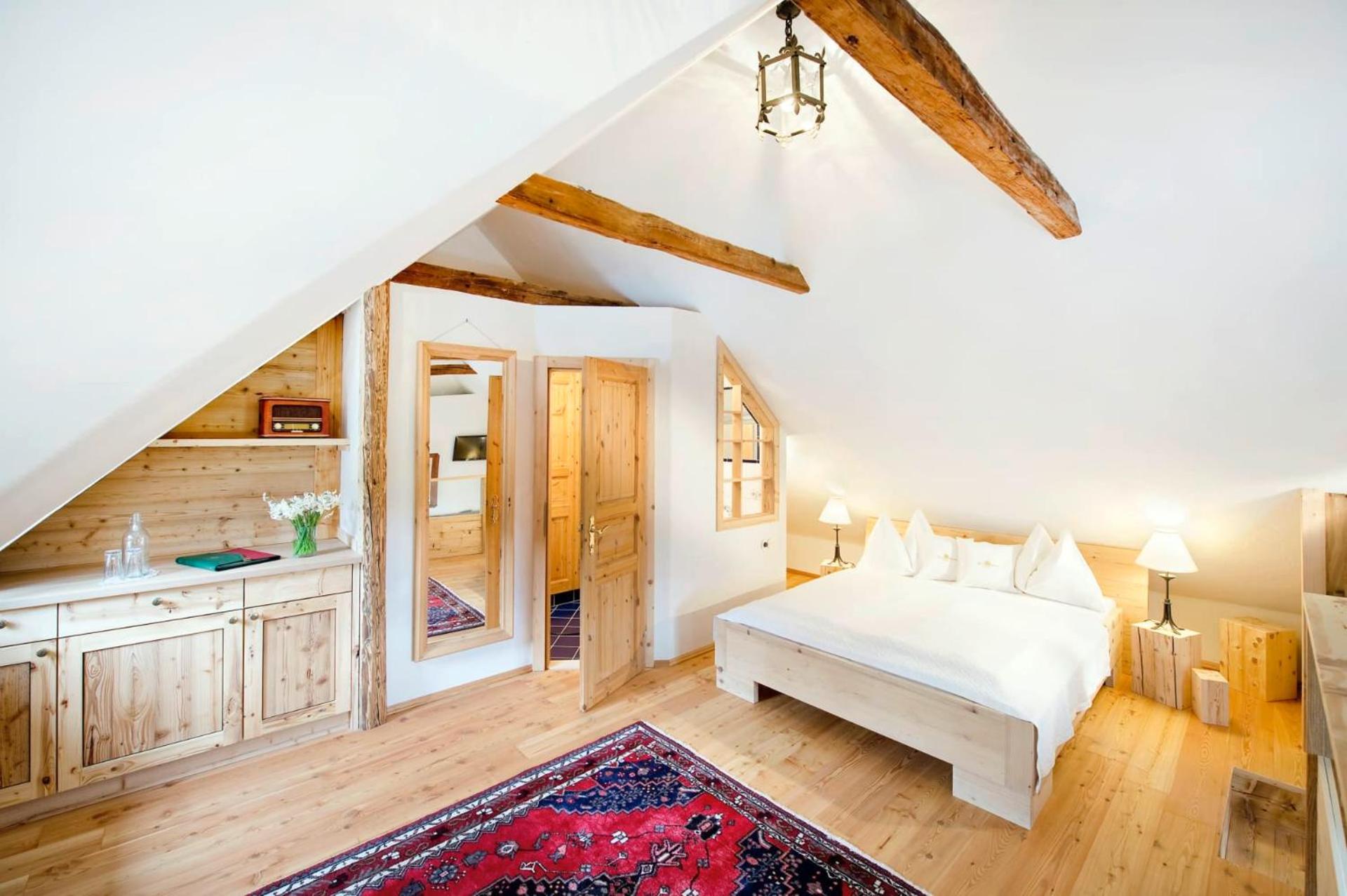 Large Double Room - Photo 4
