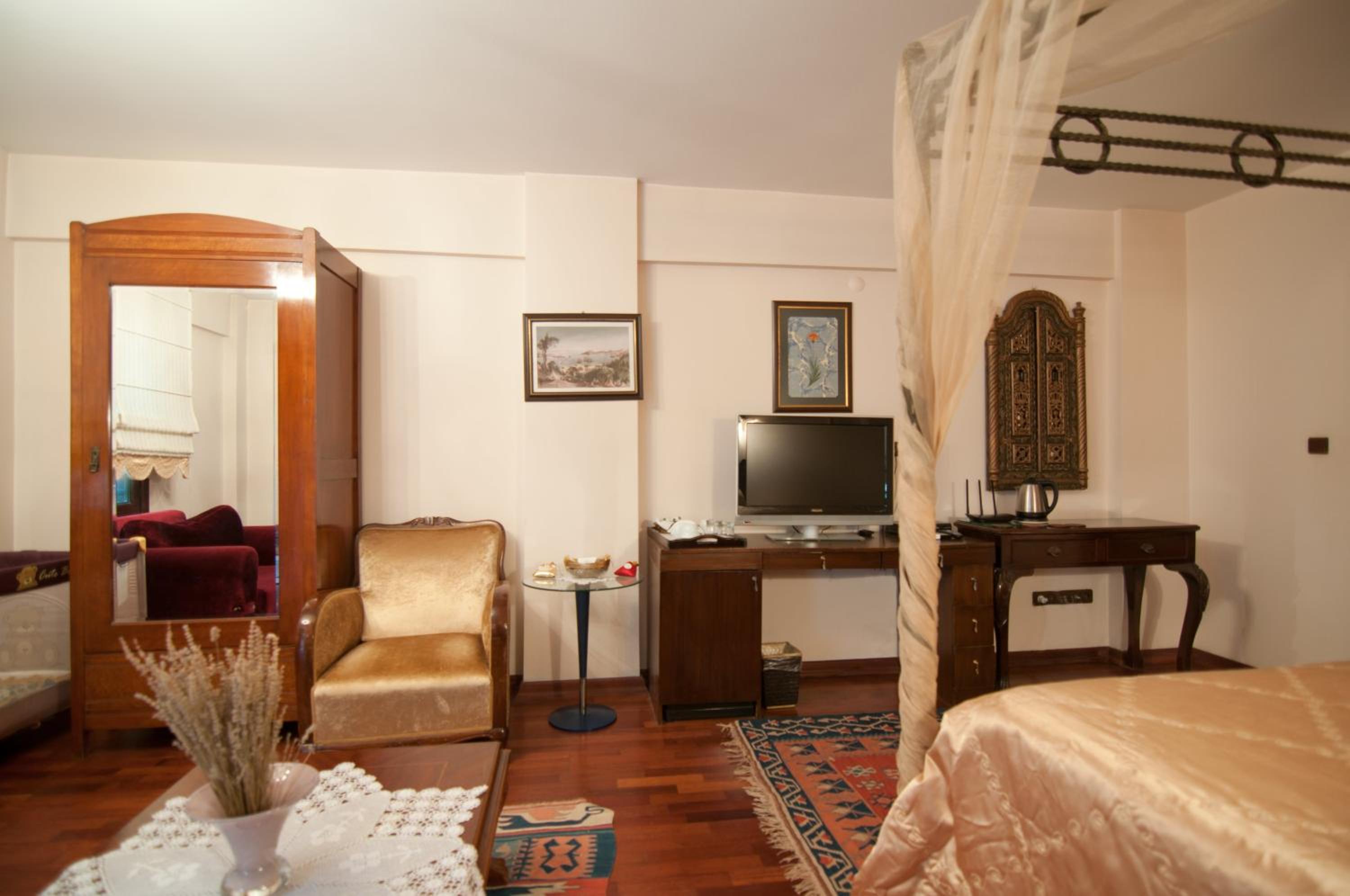 Deluxe Suite photo 3