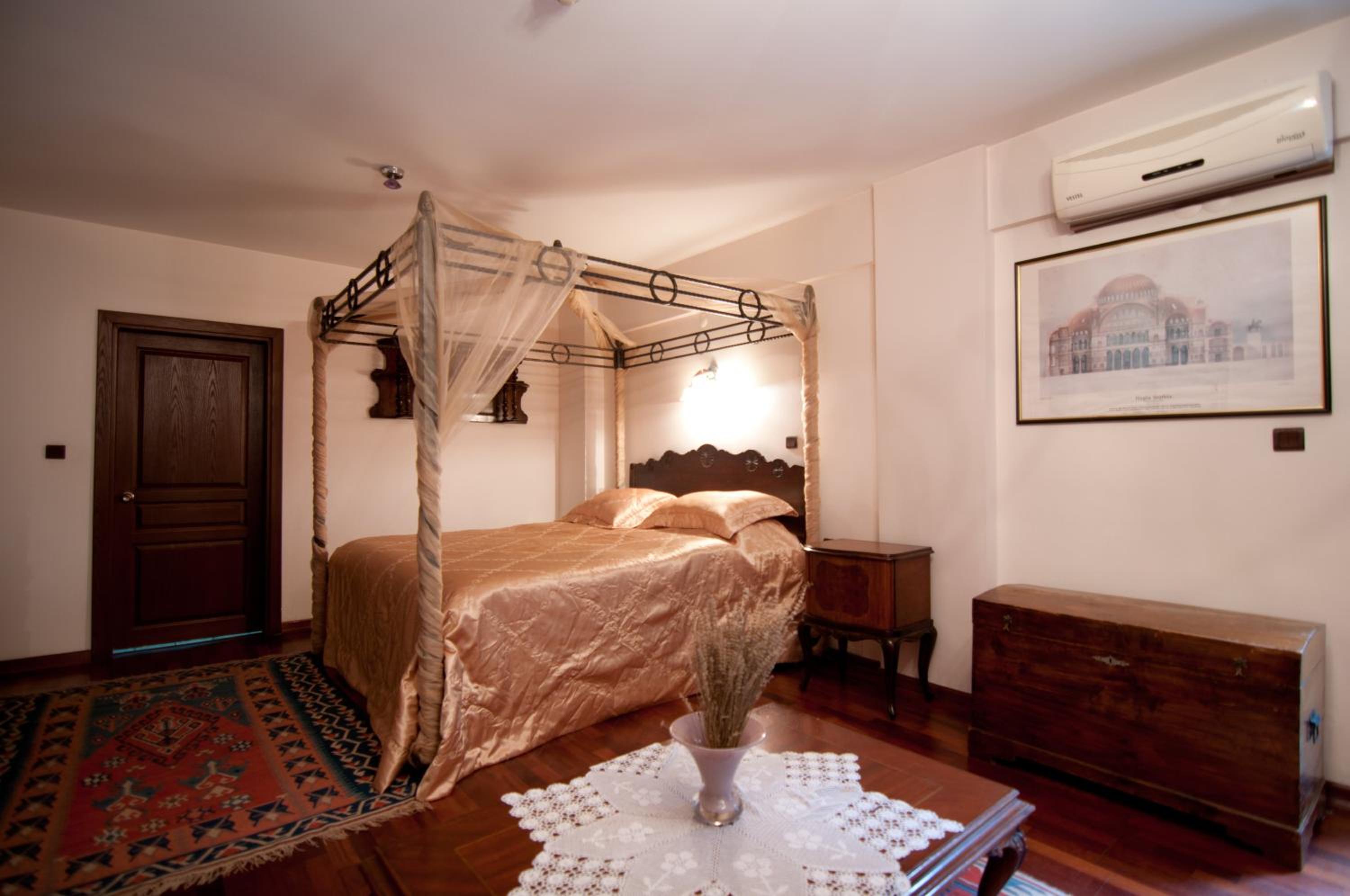 Deluxe Suite photo 2