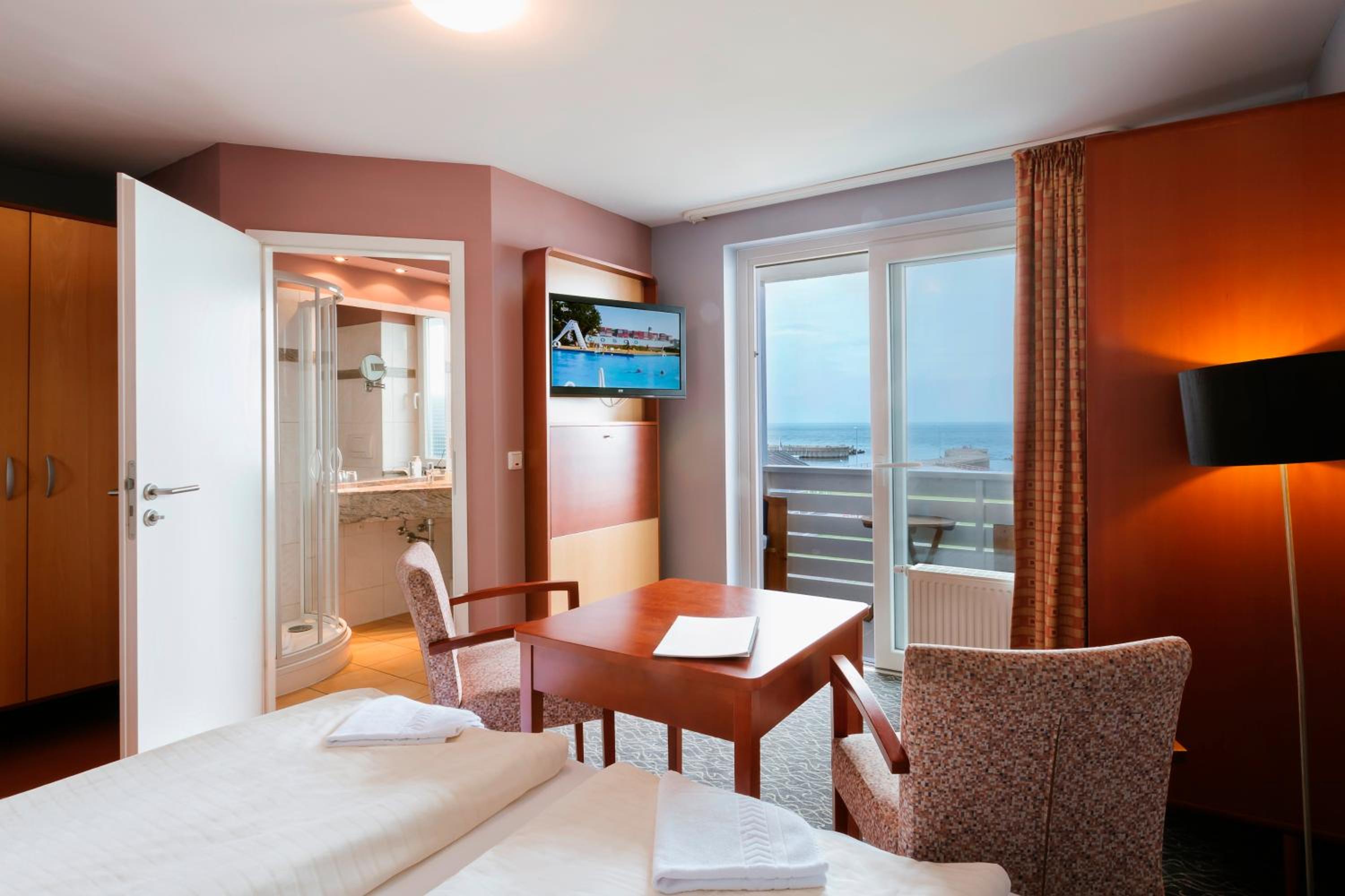 Double Room with Balcony and Sea View