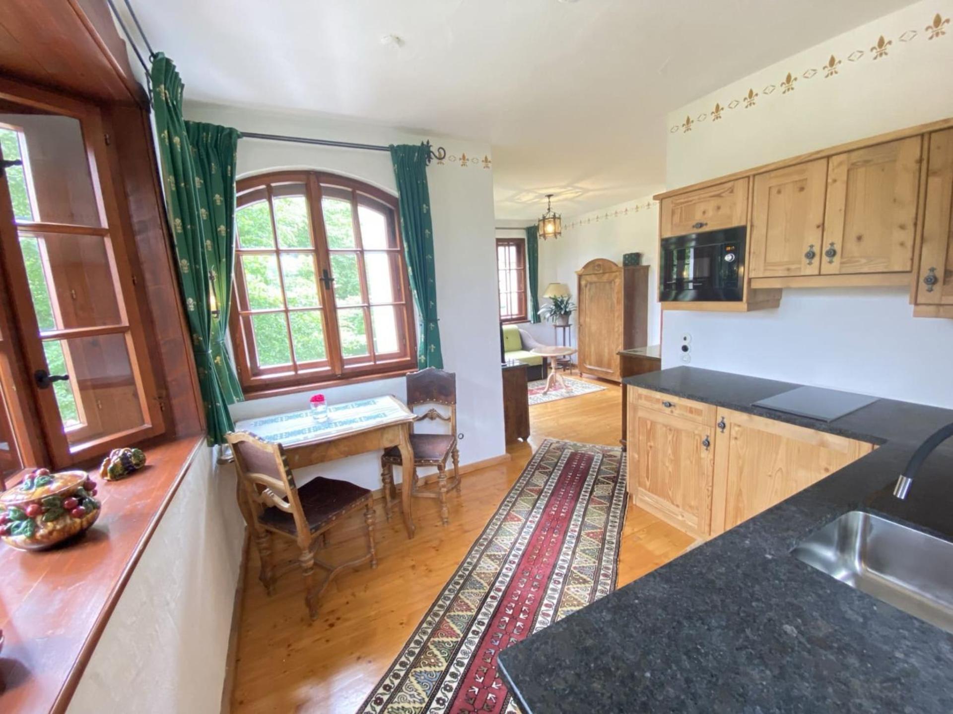 One-Bedroom Suite - Photo 2
