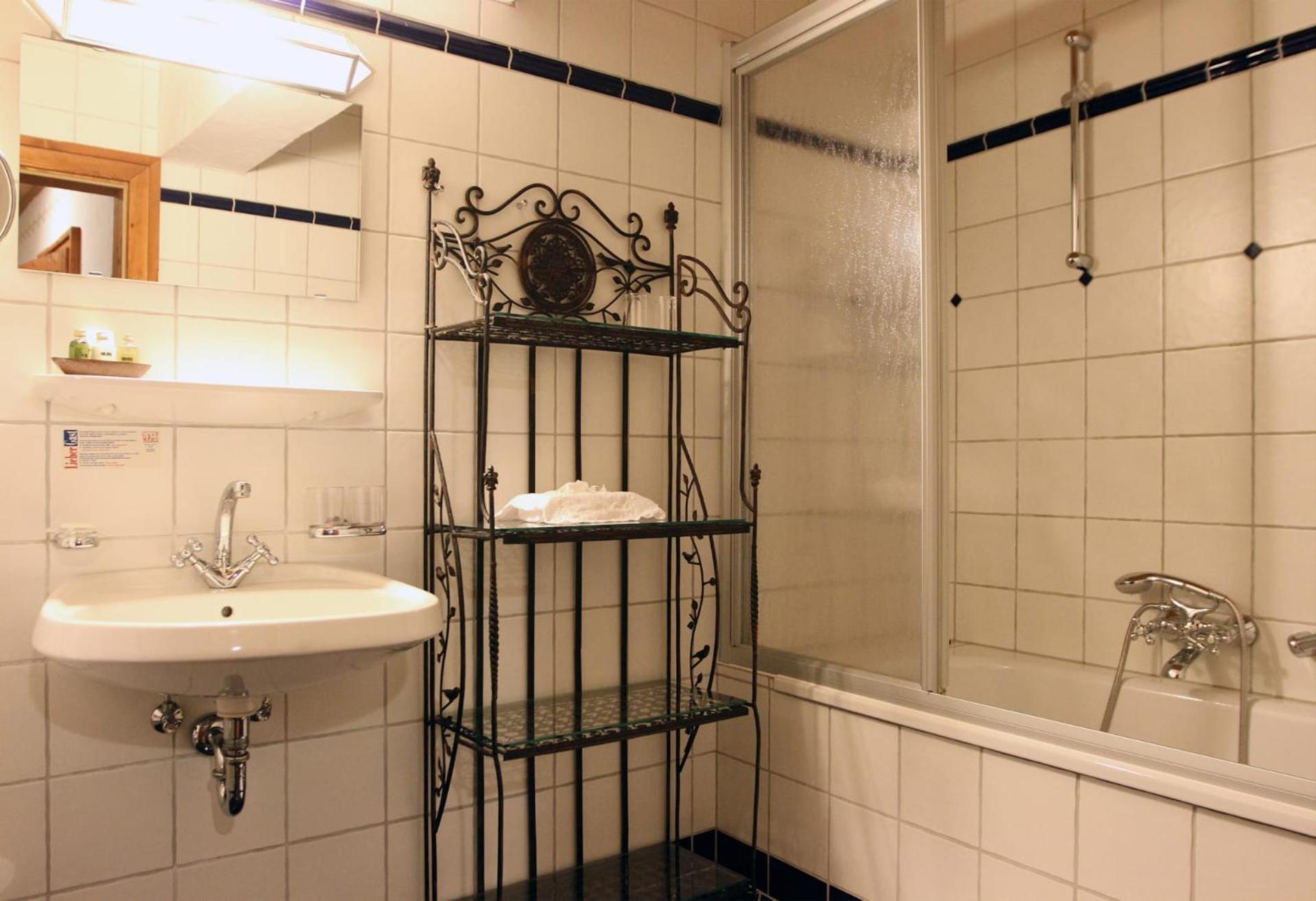 Classic Apartment - Photo 3
