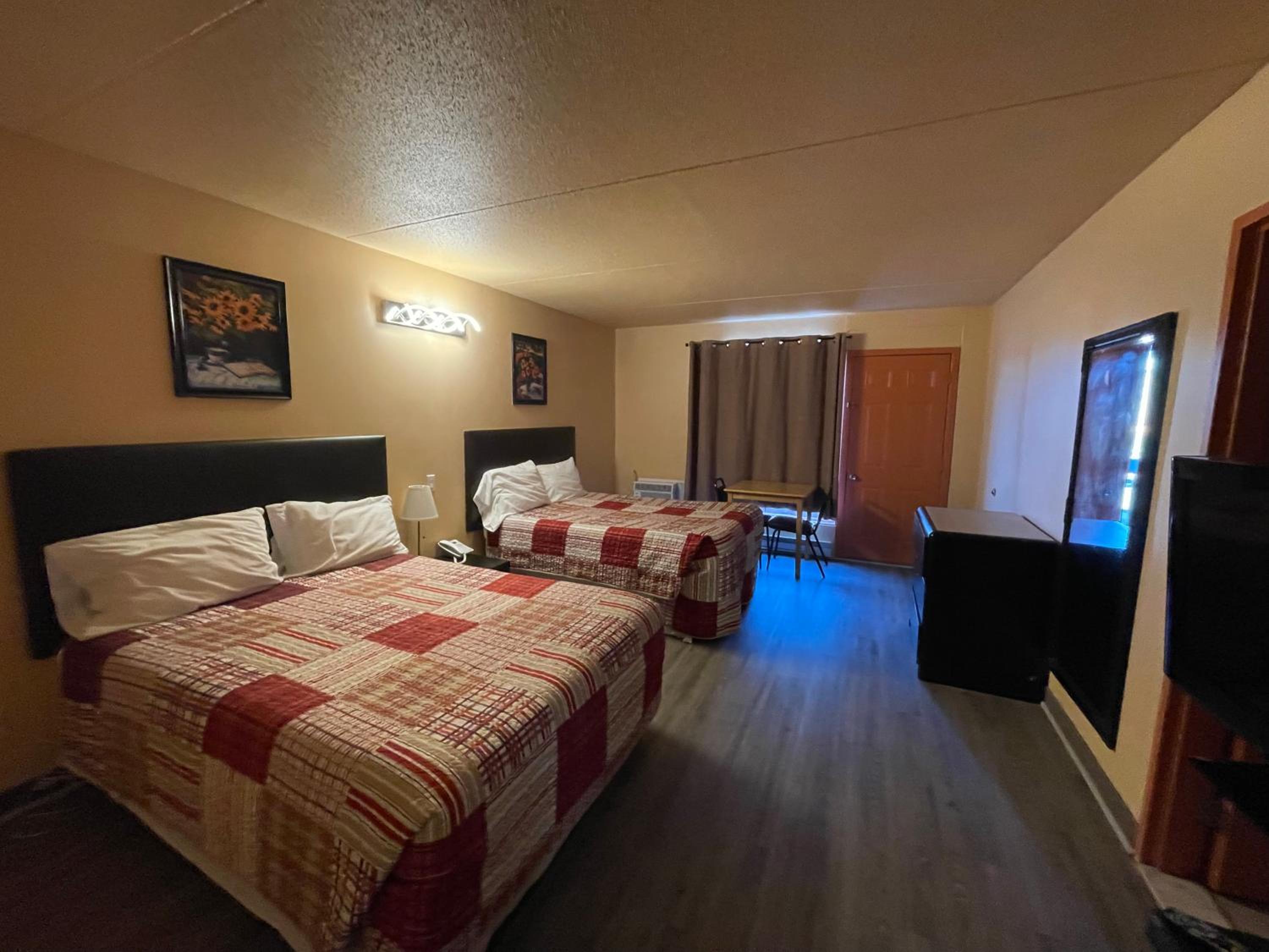 Standard Double Room with Two Double Beds photo 1