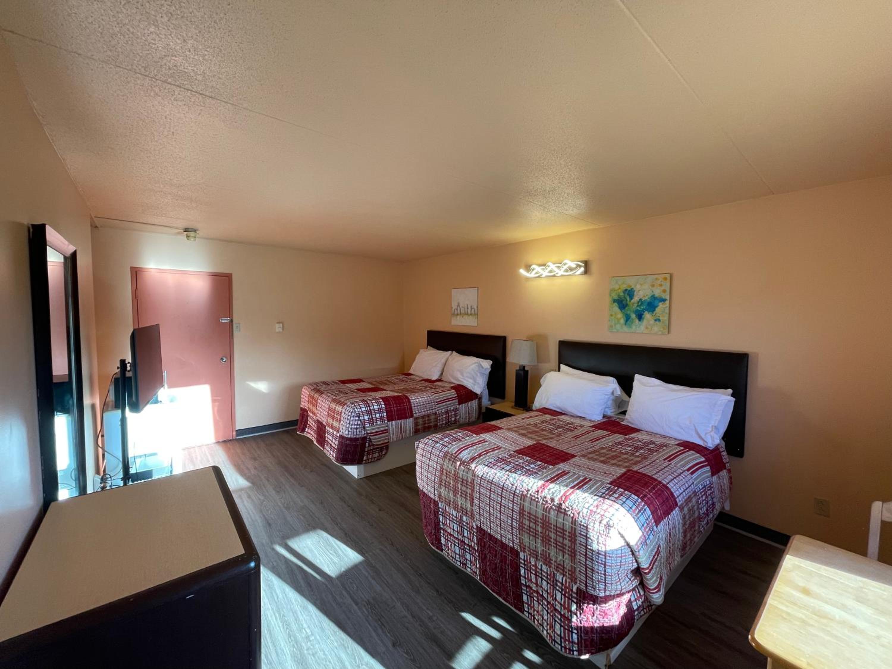 Standard Double Room with Two Double Beds photo 3