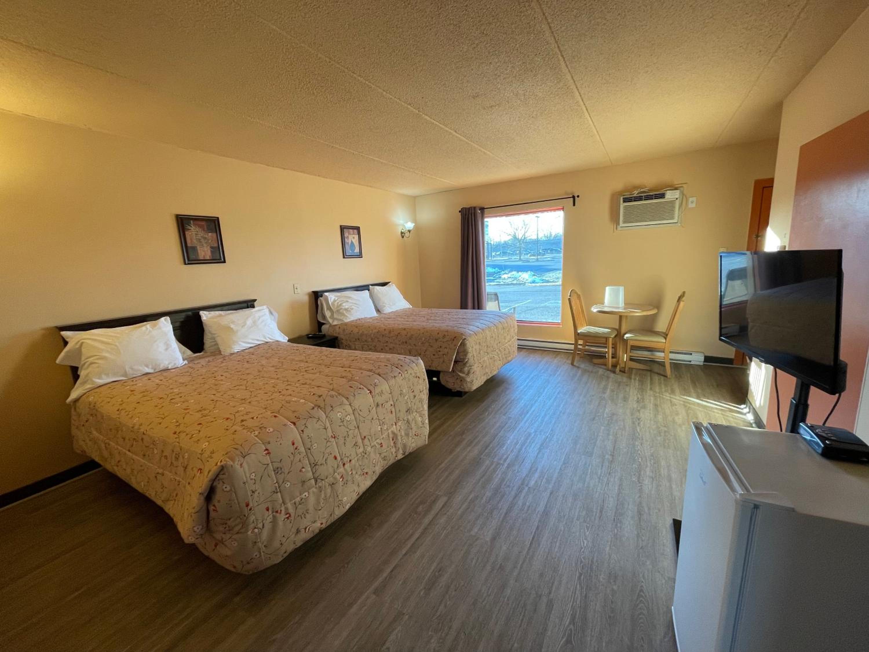 Deluxe Queen Room with Two Queen Beds